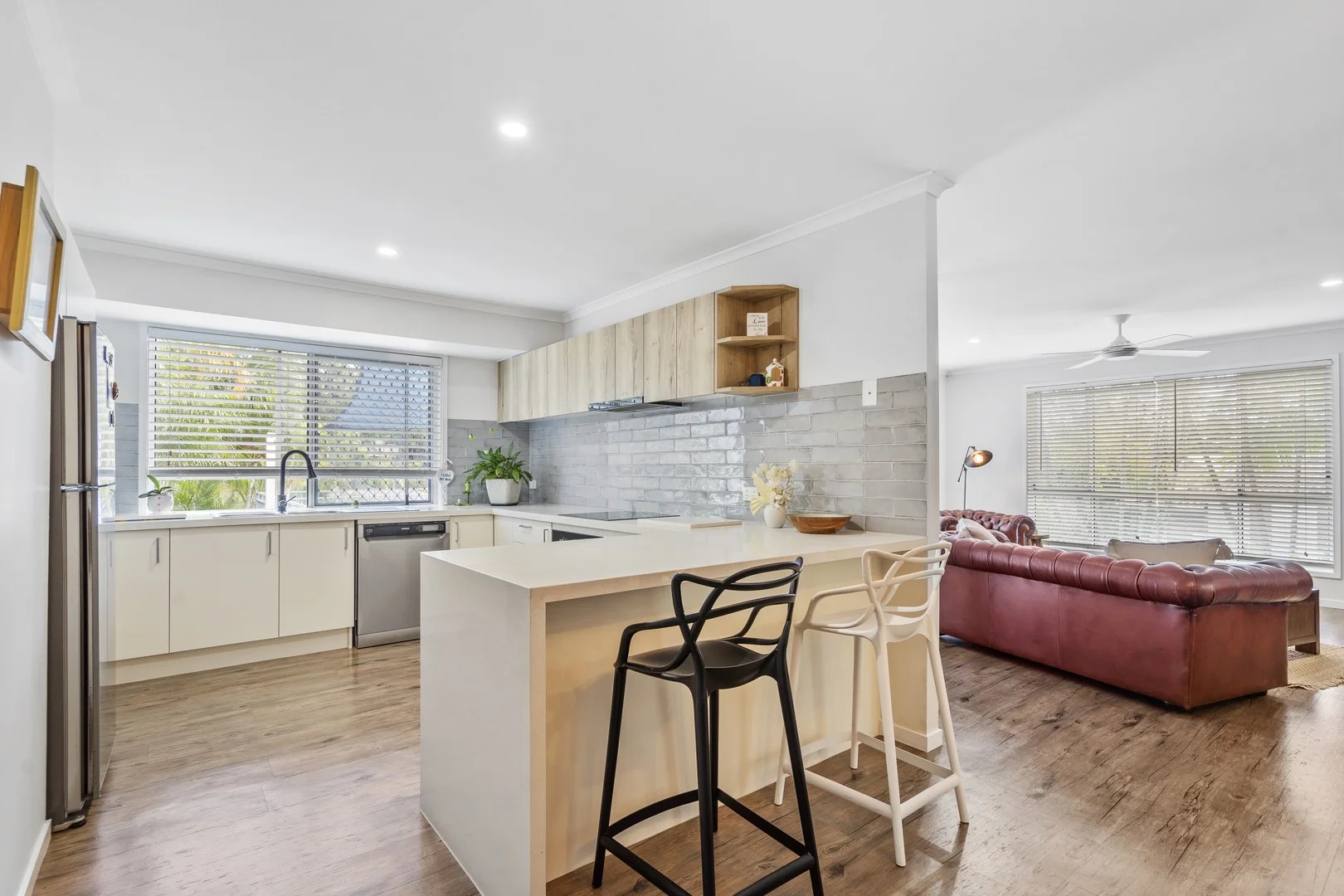 48 Renfrew Drive (1/14)