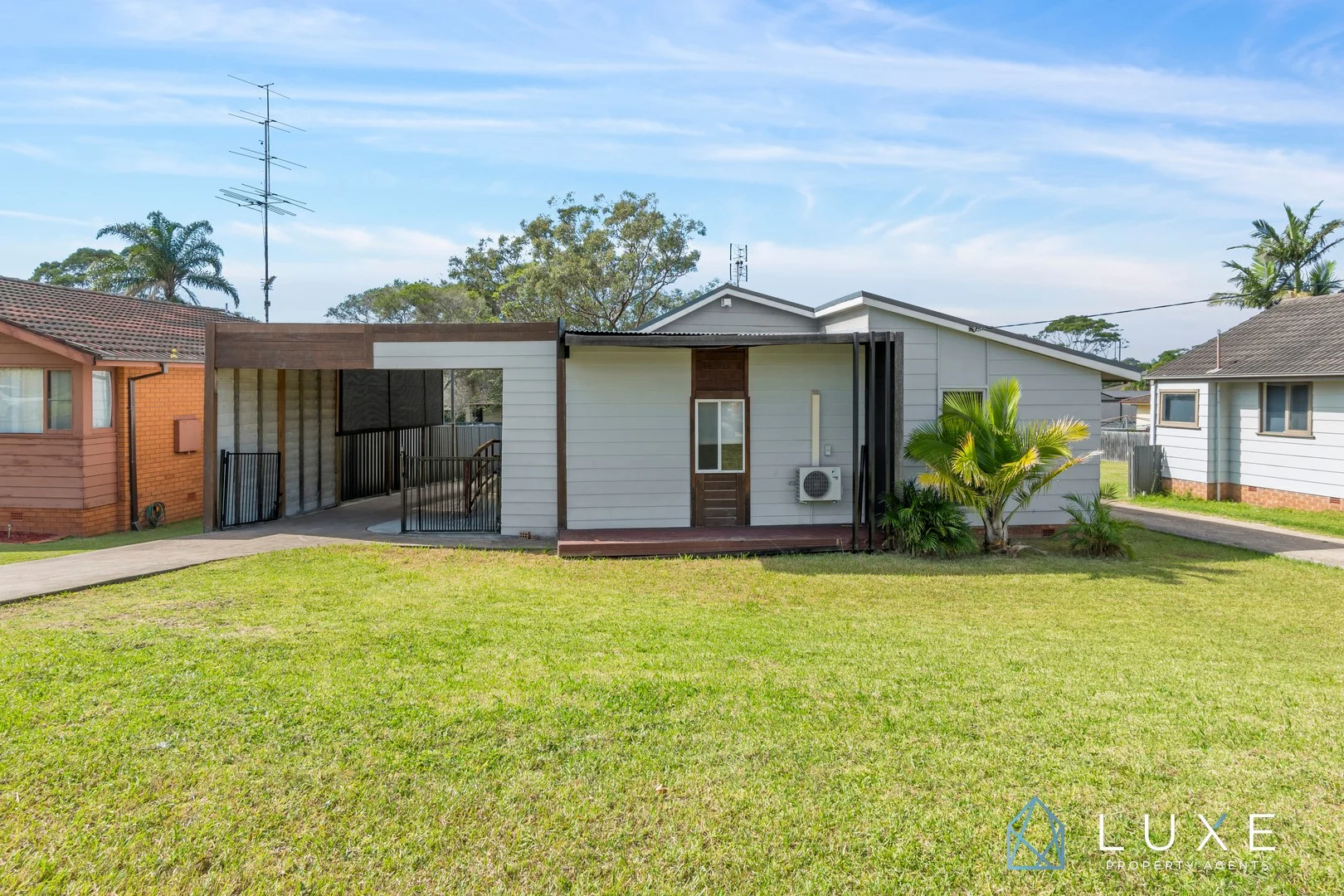 49 Leawarra Ave (1/9)