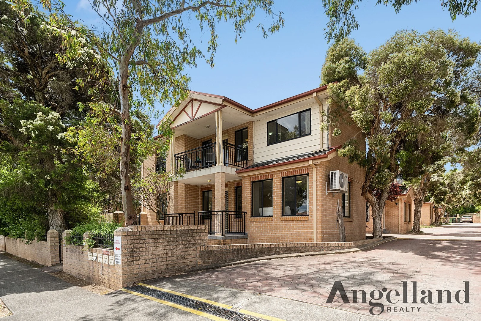 5/151-155 Blaxcell Street (1/13)