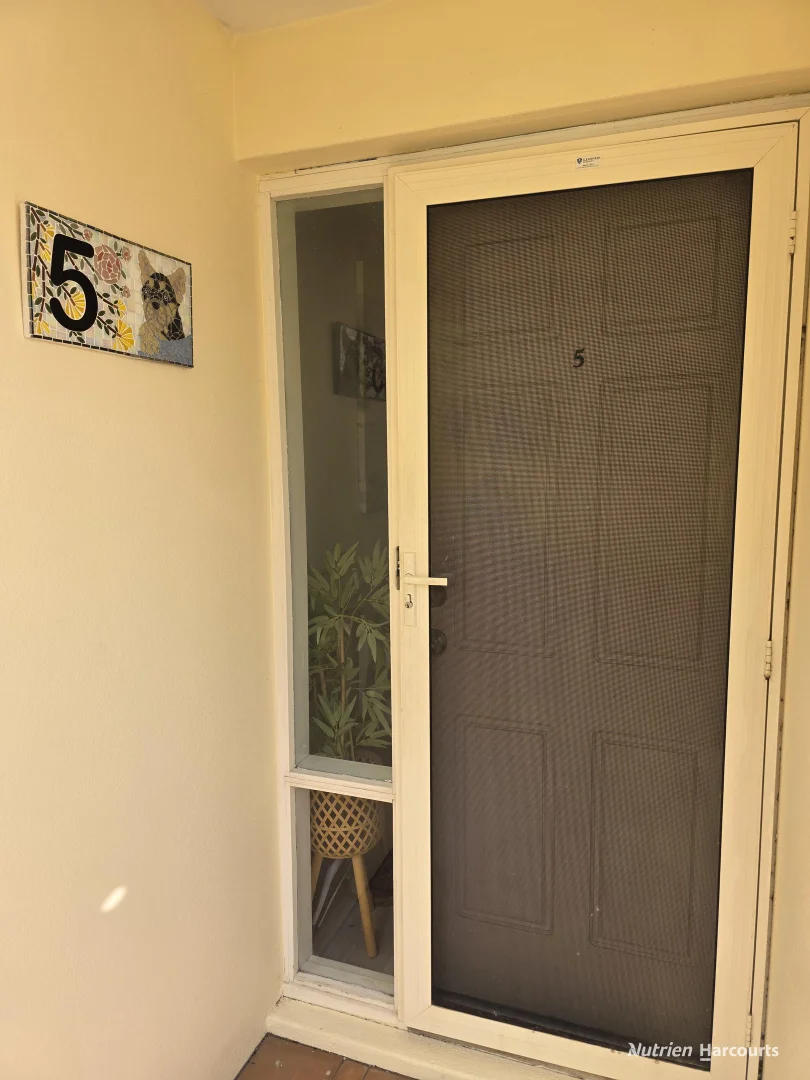 5/2 Hobby Retreat - Image 2