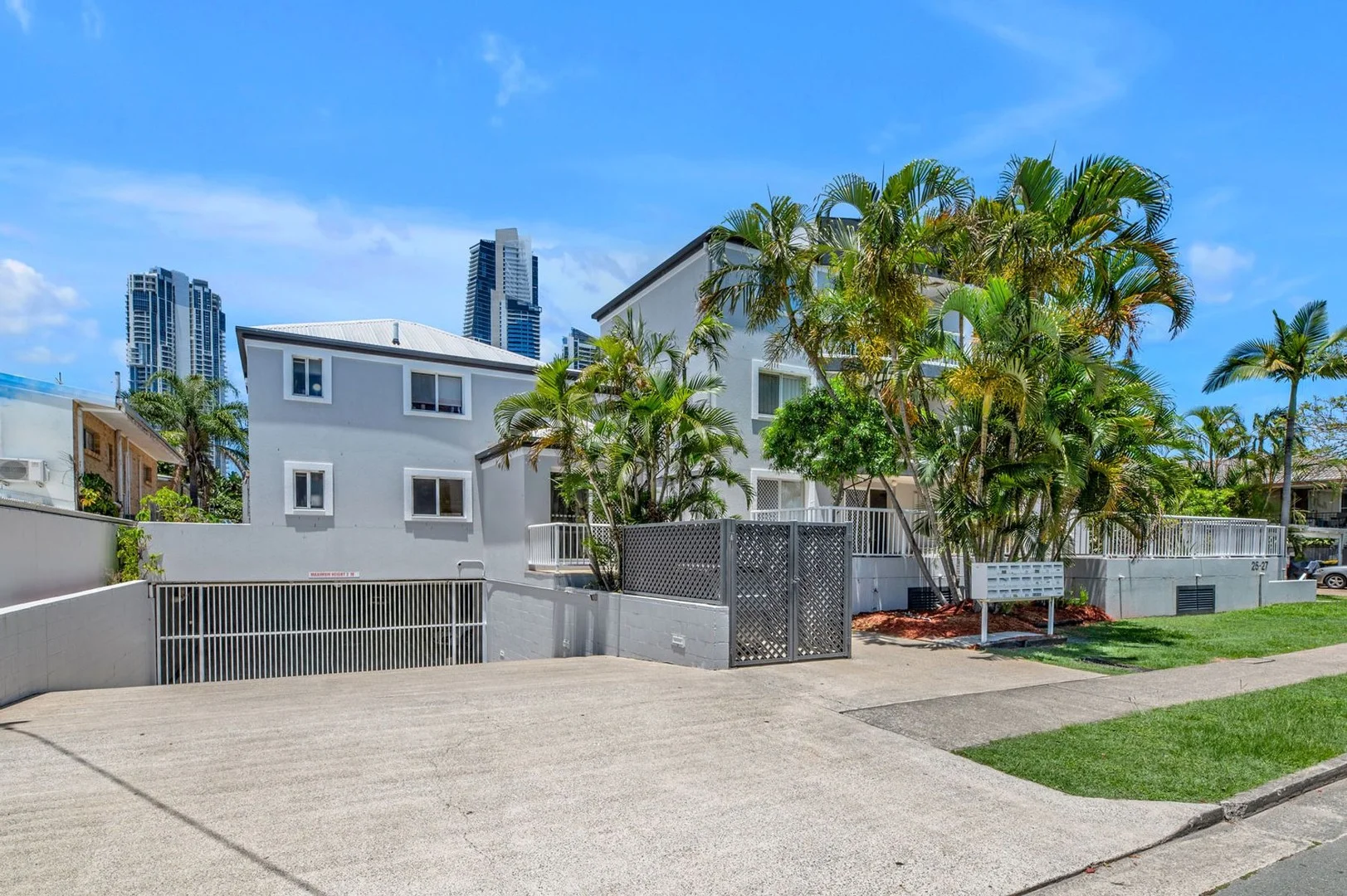 5/25-27 Darrambal Street (1/16)