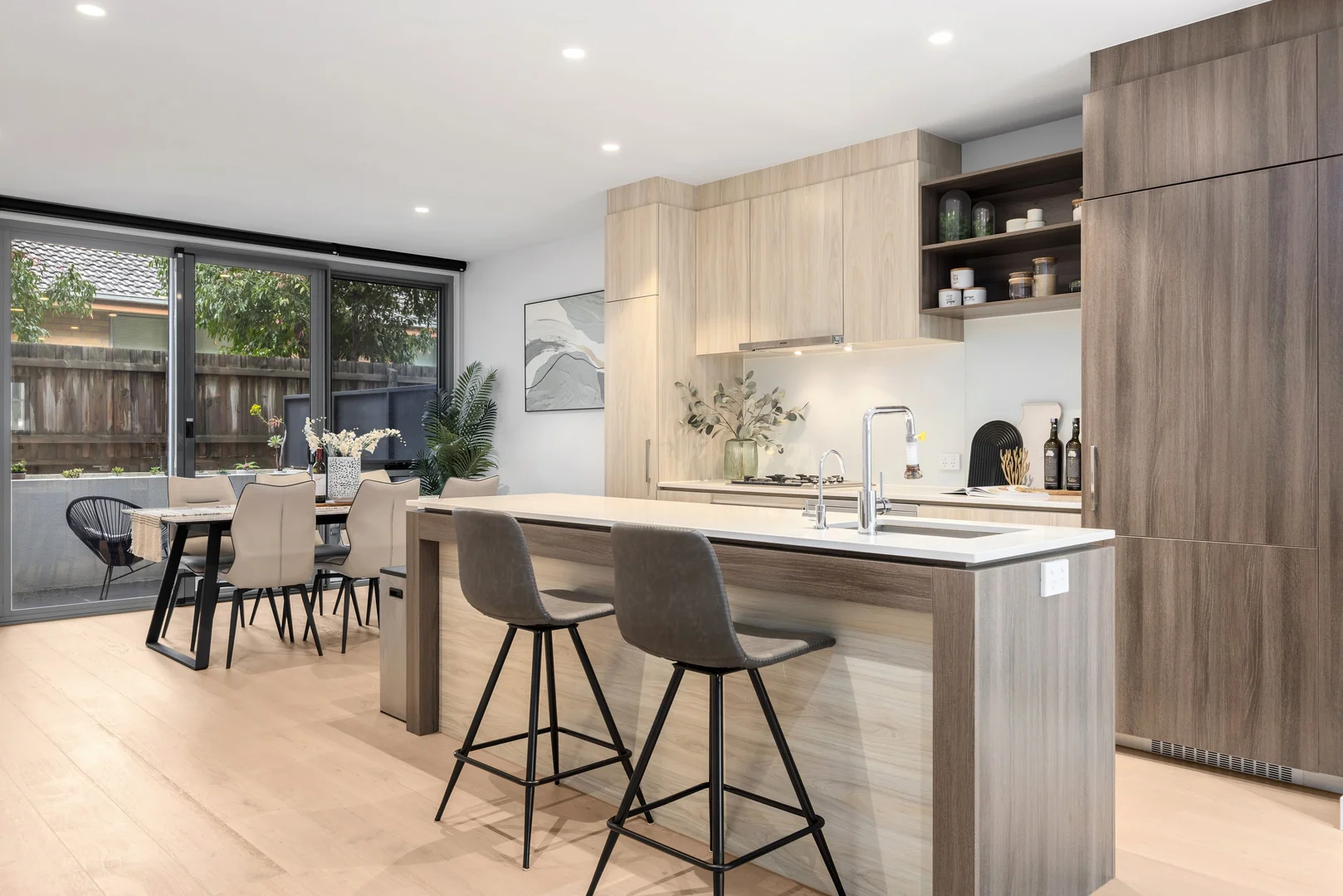 5/3 Lynne Avenue - Image 3