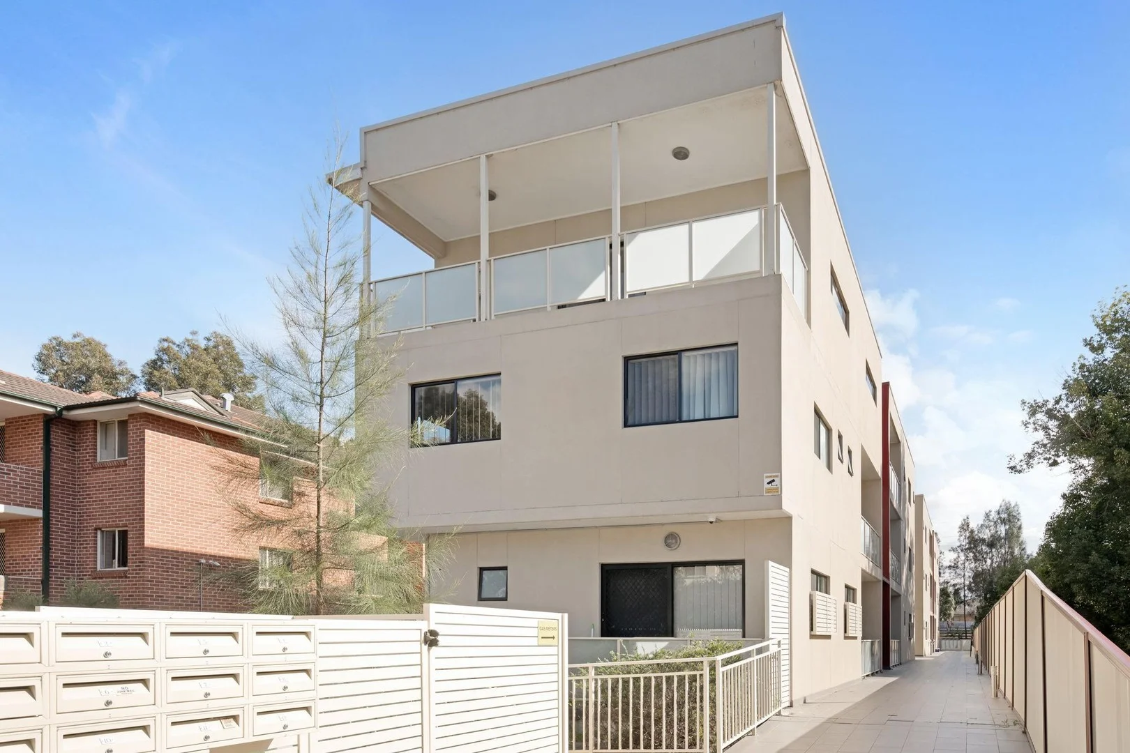 5/8 Wigram Street (1/10)