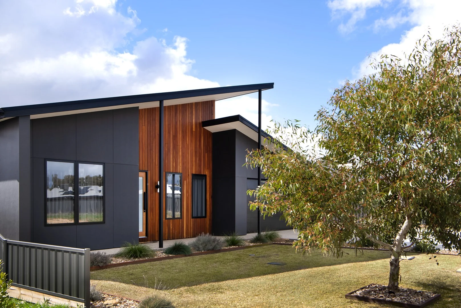5 Banksia Court (1/24)