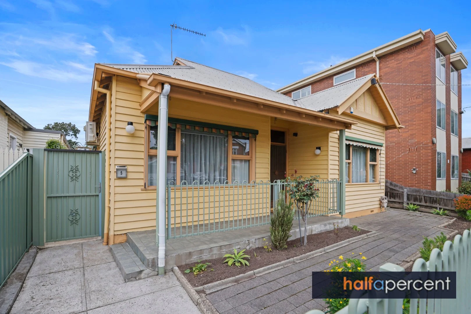 5 Bennett Street (1/11)