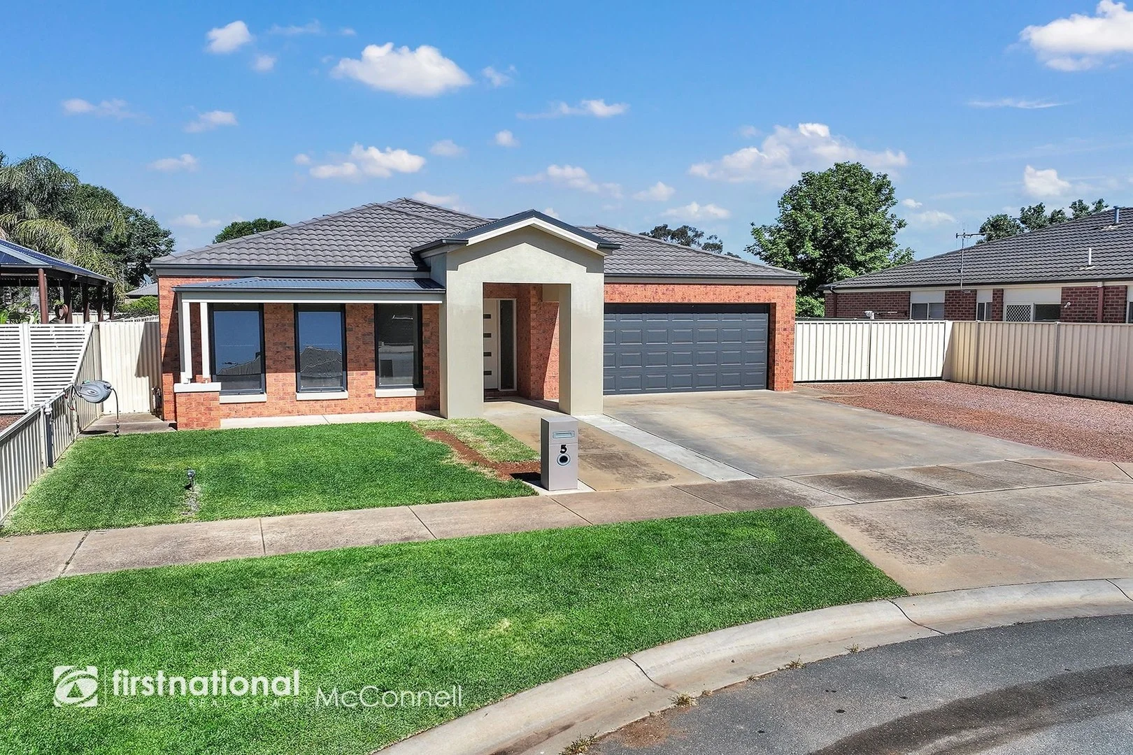 5 Connally Close (1/30)