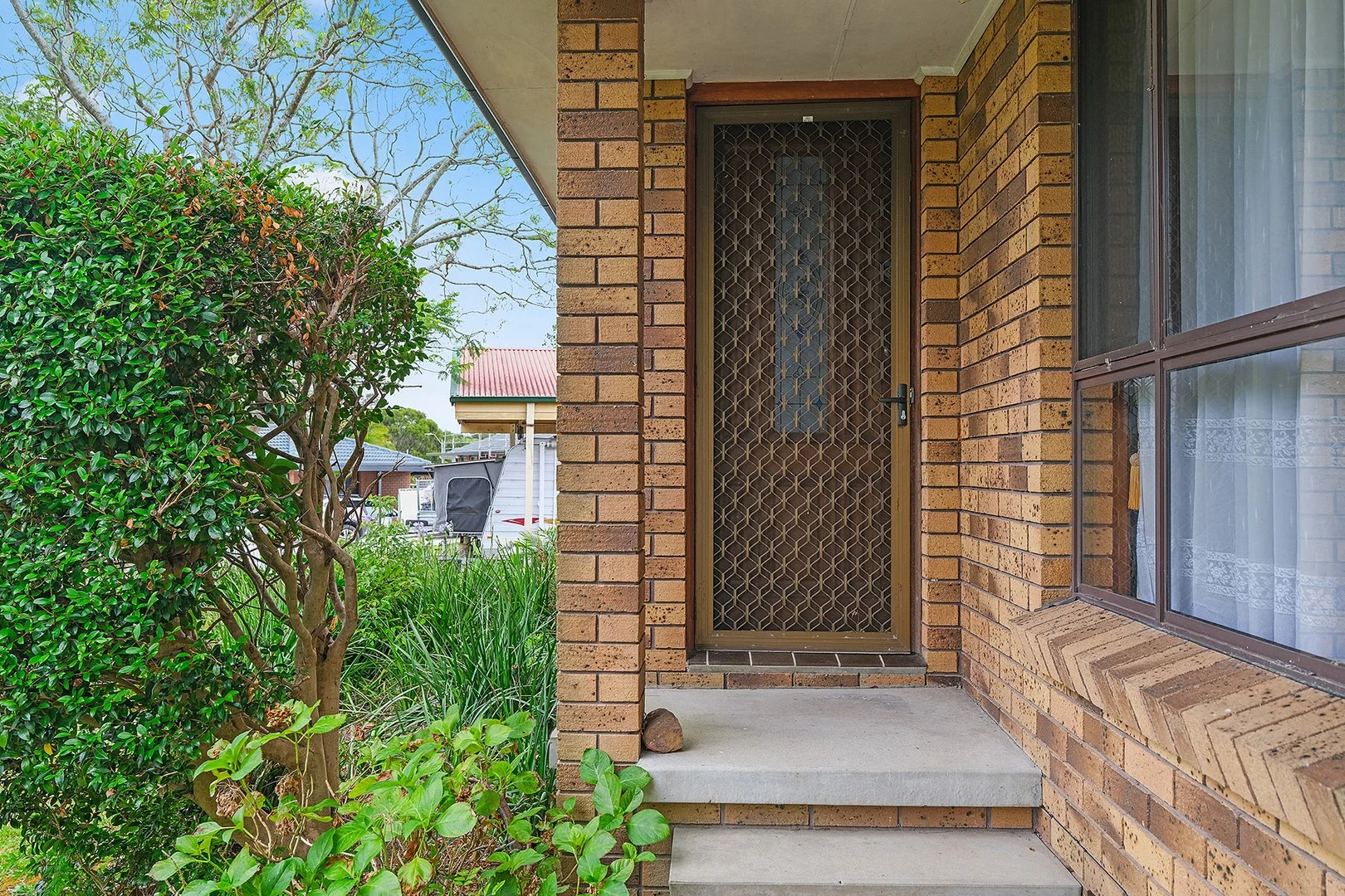 5 Curtin Close (1/16)