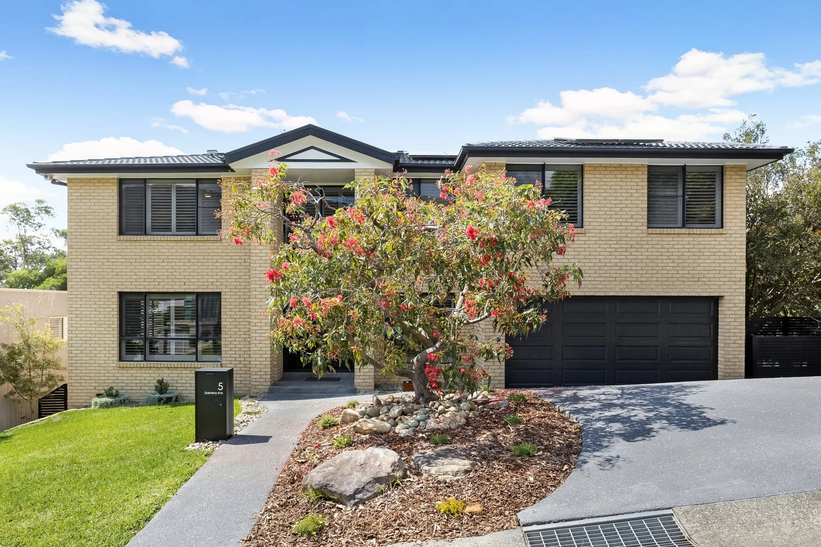 5 Dalmeny Avenue (1/17)