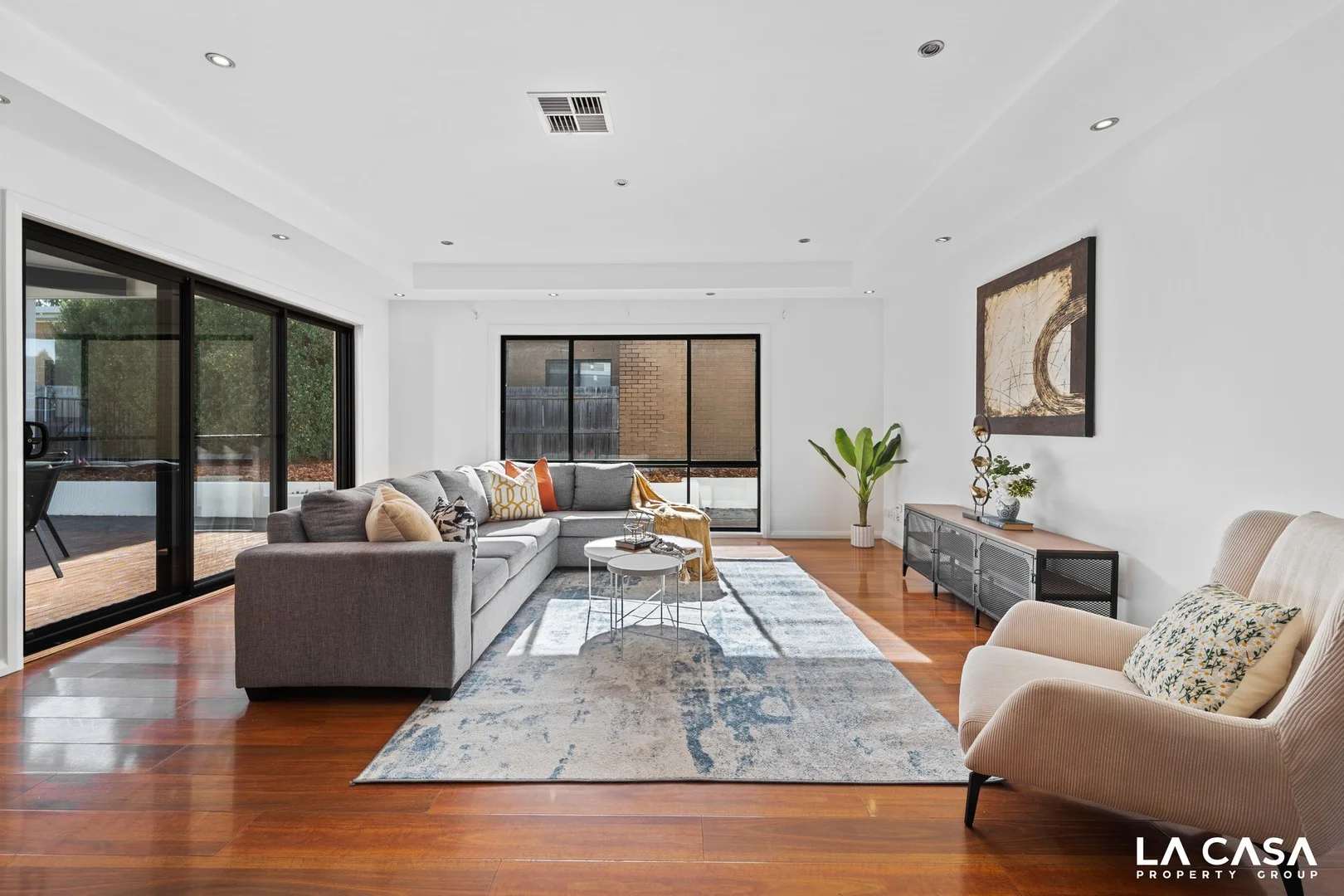 5 Doris Turner Street (1/40)