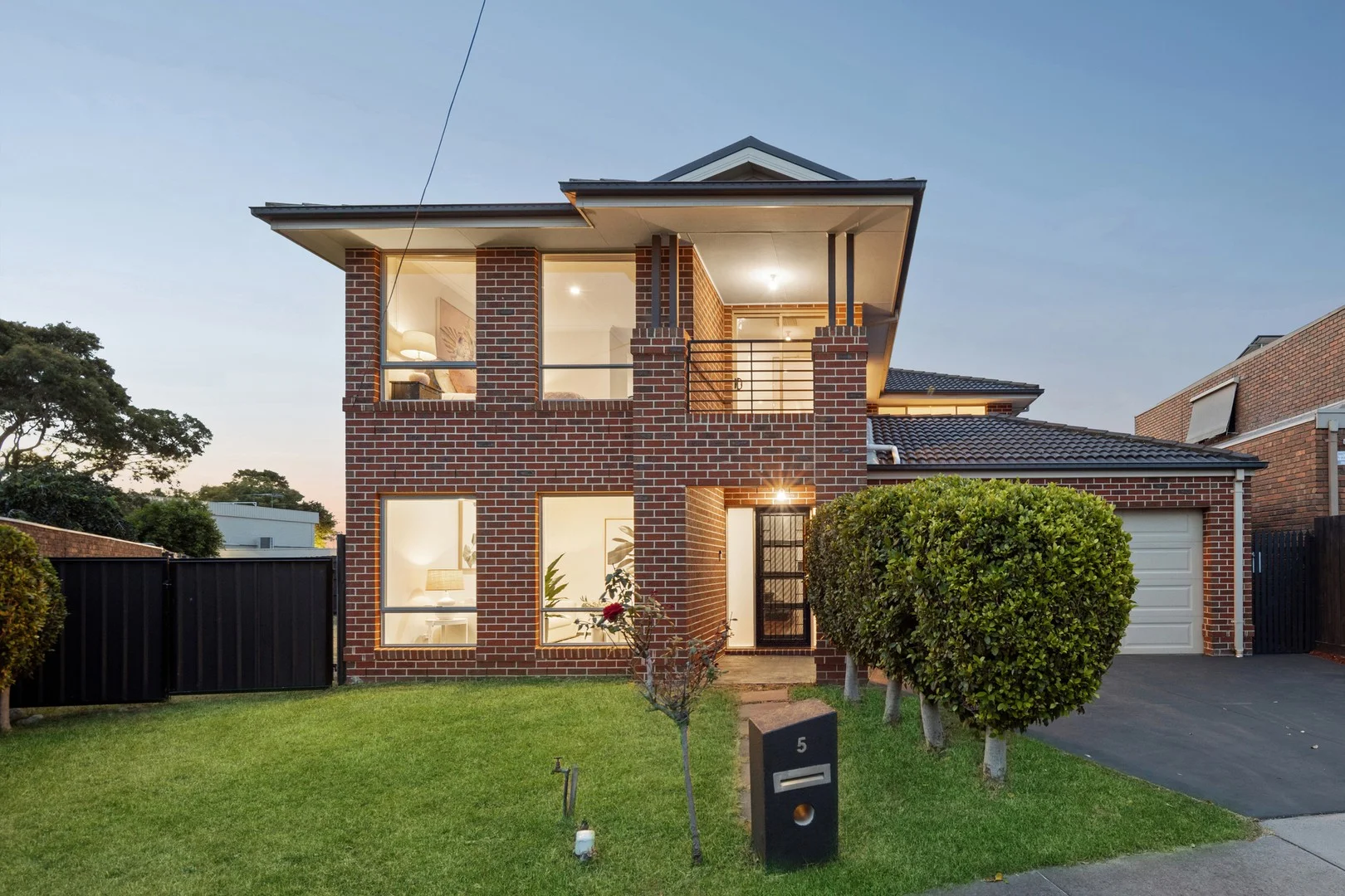 5 Emma Place (1/1)