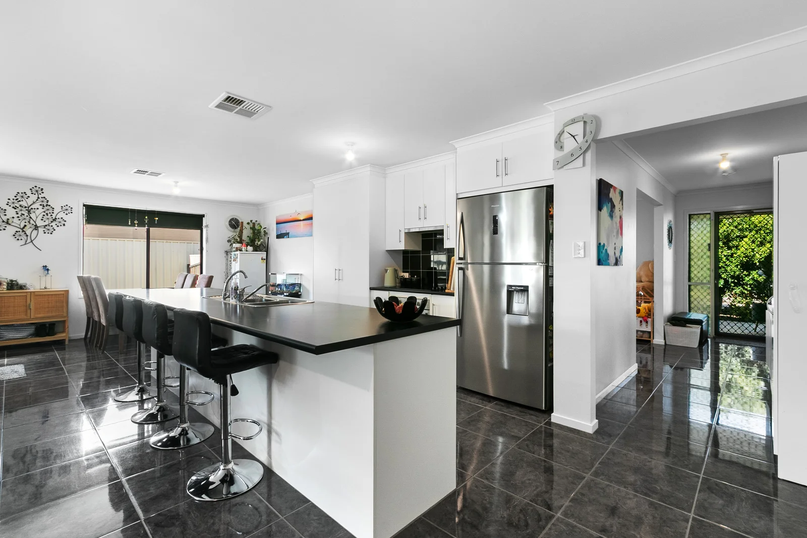 5 George Street - Image 5