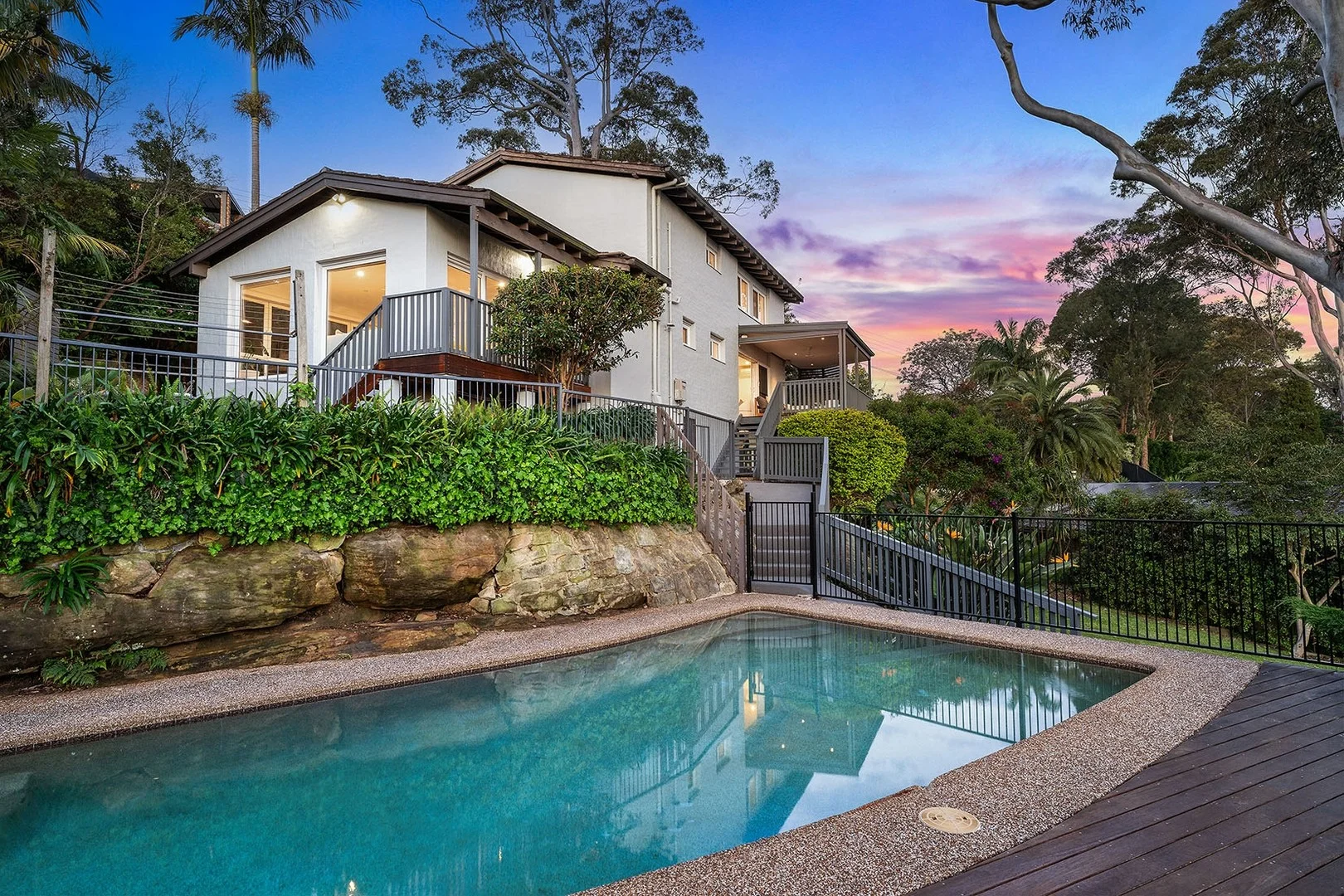 5 Hoddle Crescent (1/12)