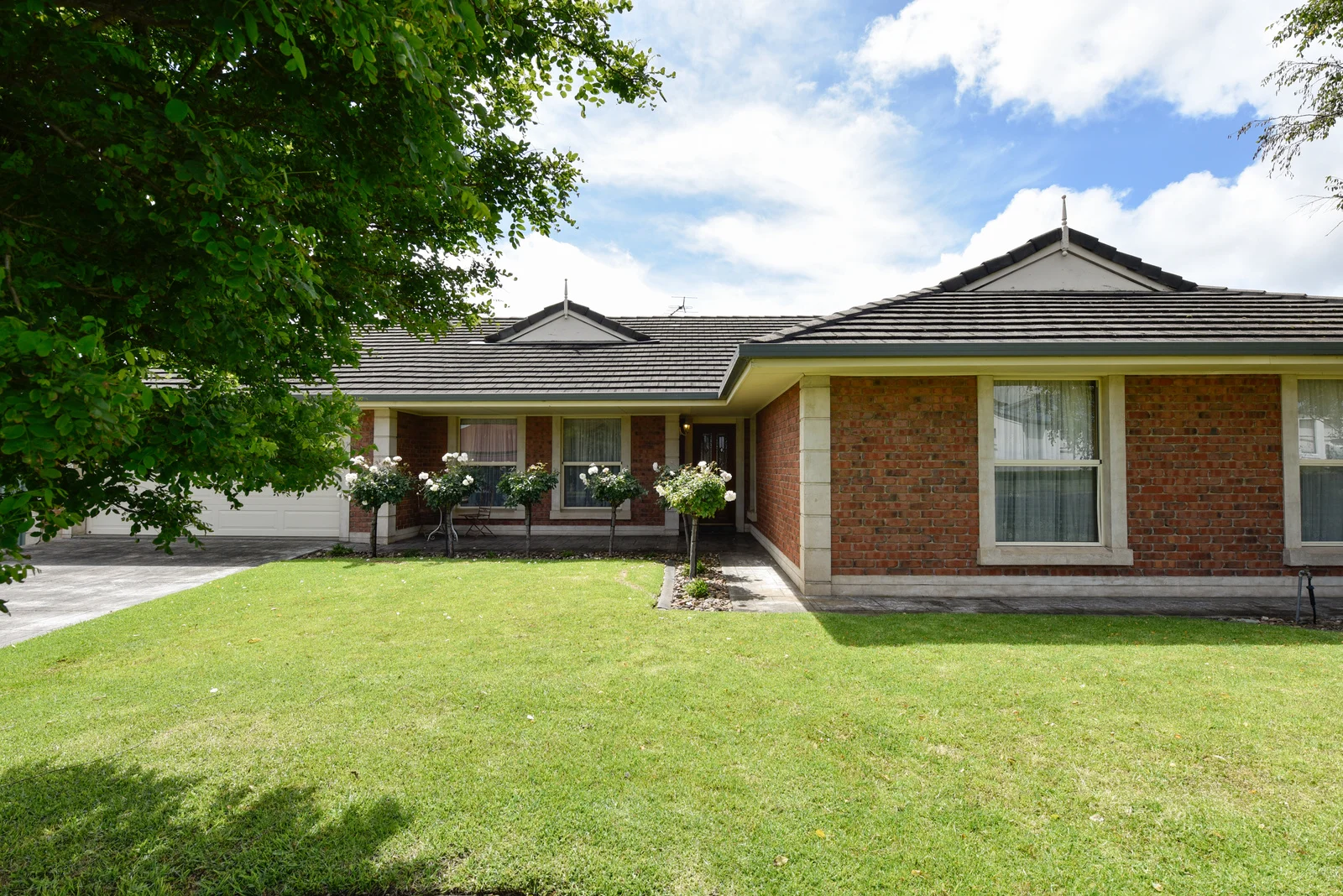5 Huntingdale Court (1/22)