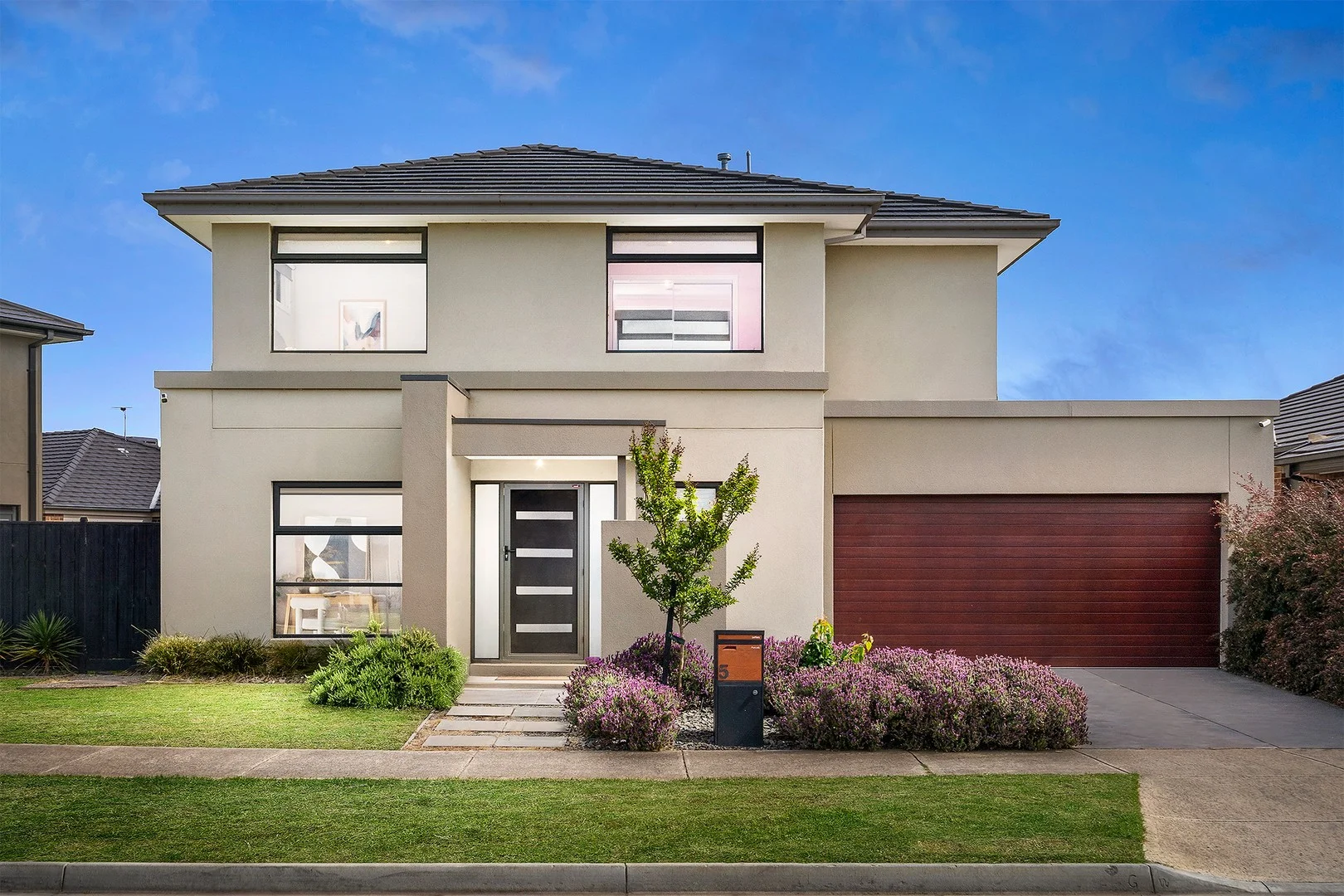 5 Metropolis Way (1/20)