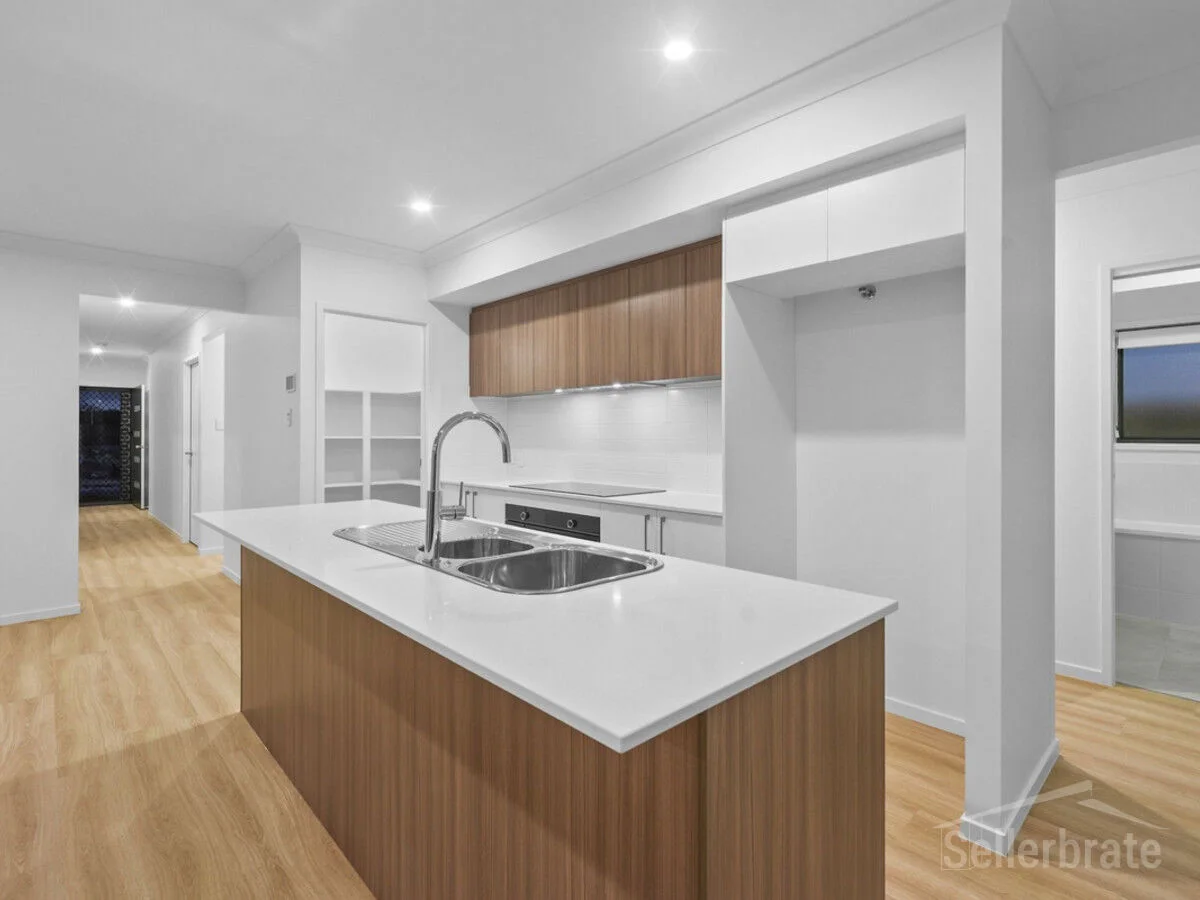 5 Oberon Crescent (1/3)