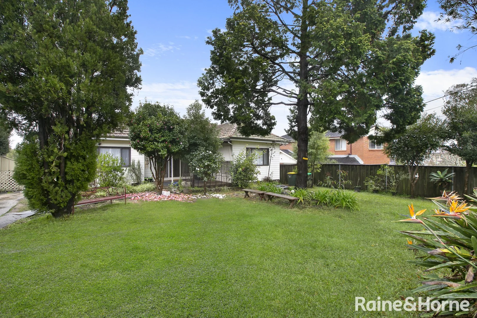 5 Parklands Road (1/7)
