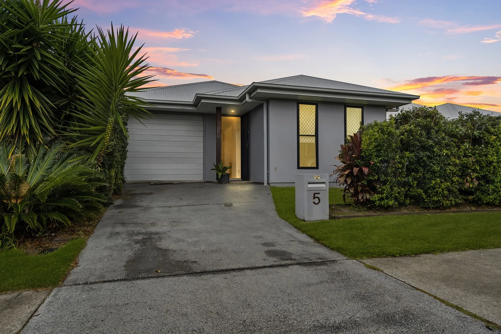 5 Potts Street (1/22)