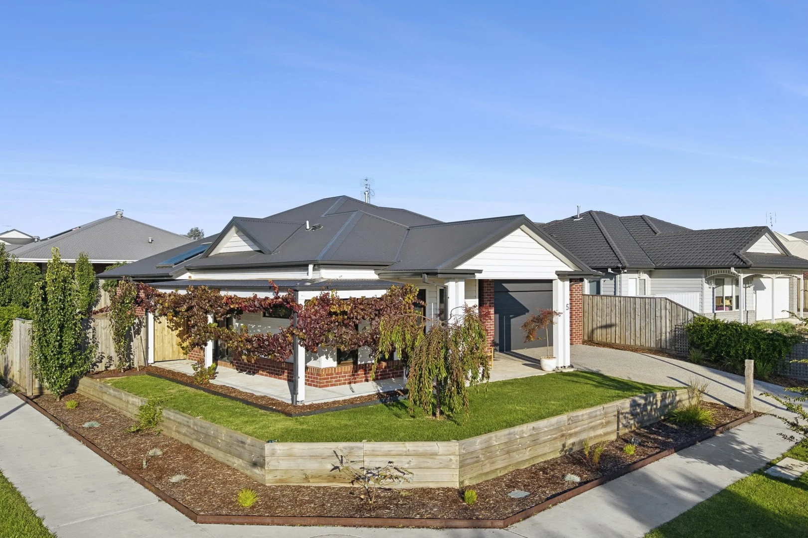 5 Silver Smith Drive (1/20)