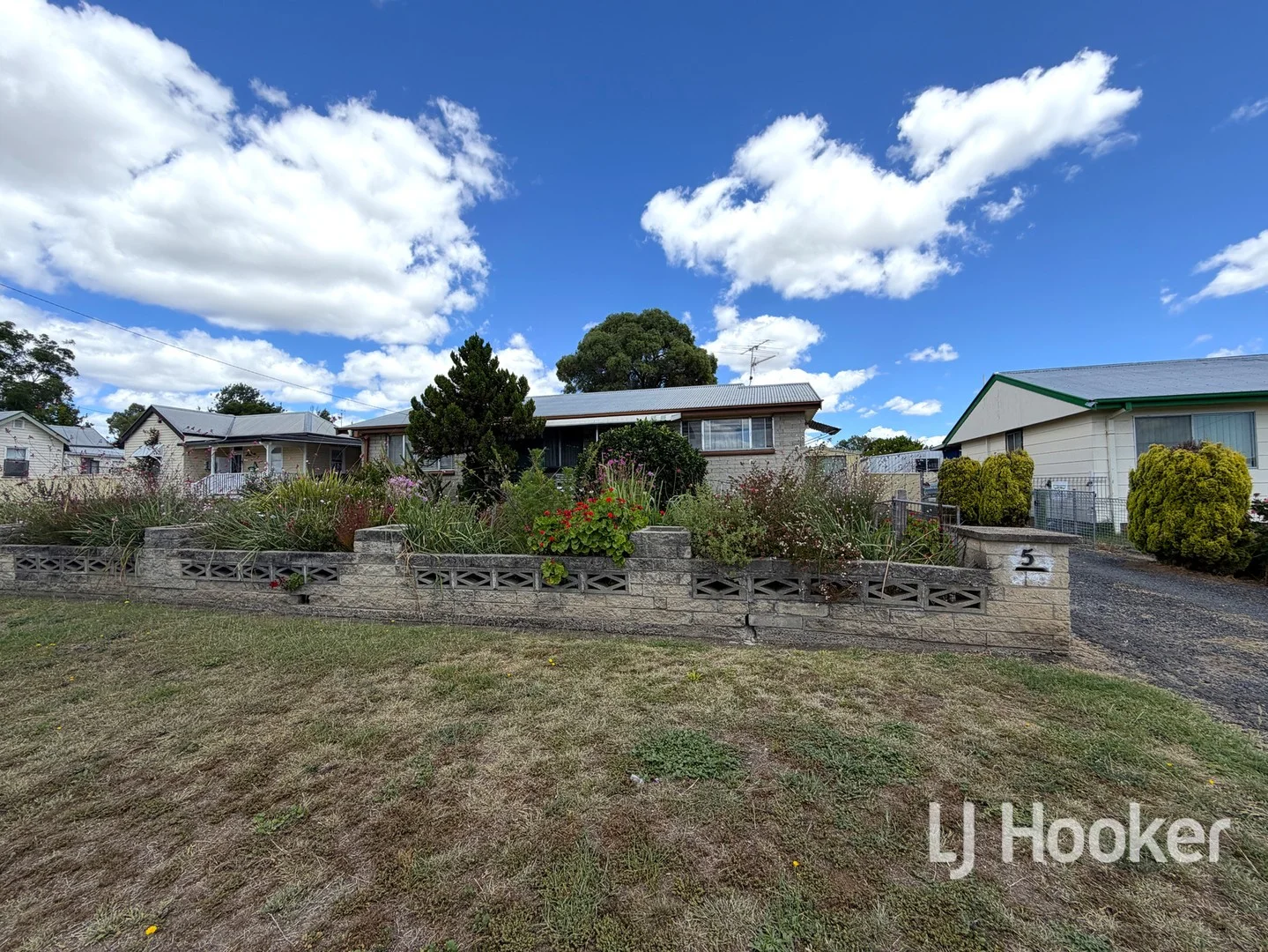 5 Stirling Street (1/16)