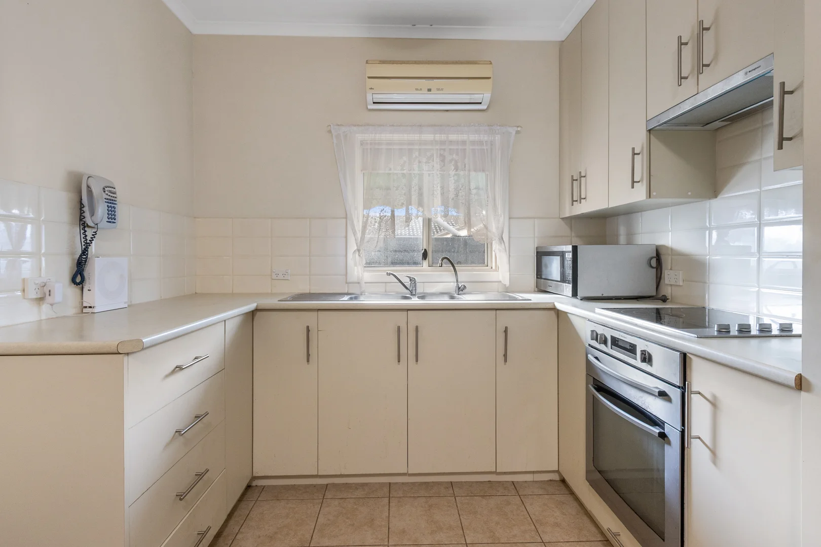 5 The Crescent - Image 5