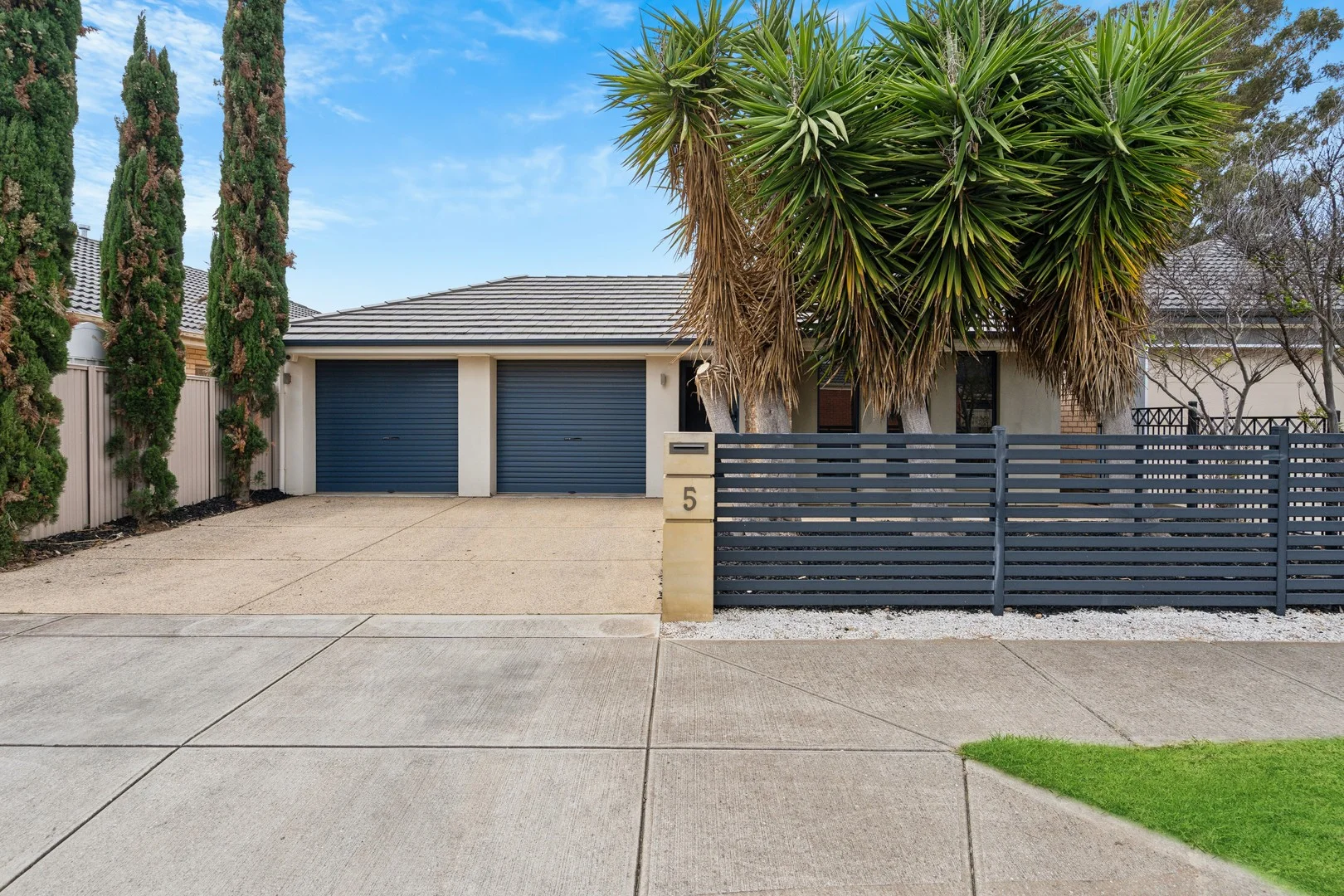 5 Yellow Gum Avenue (1/27)