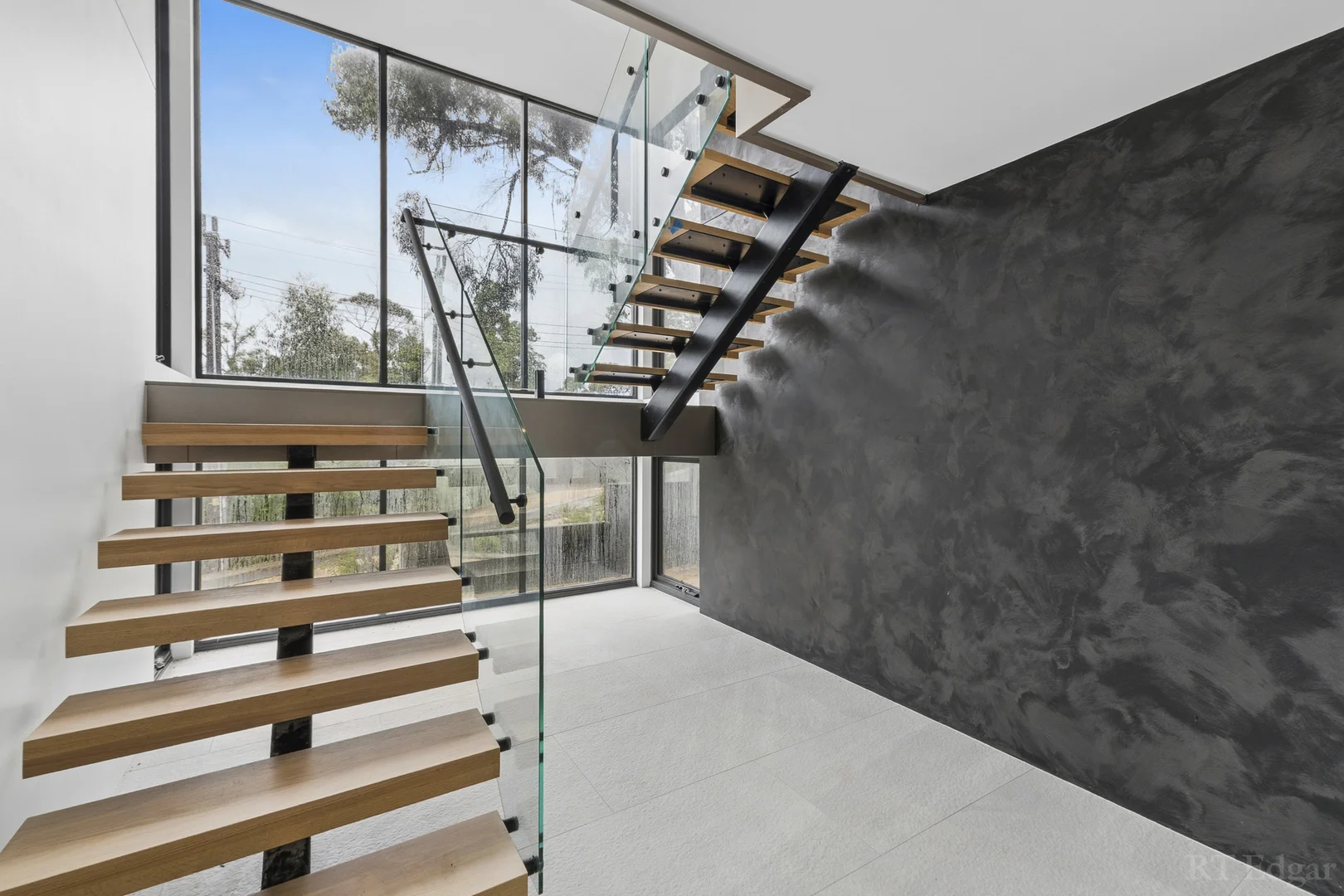 50 Richardson Boulevard - Image 3