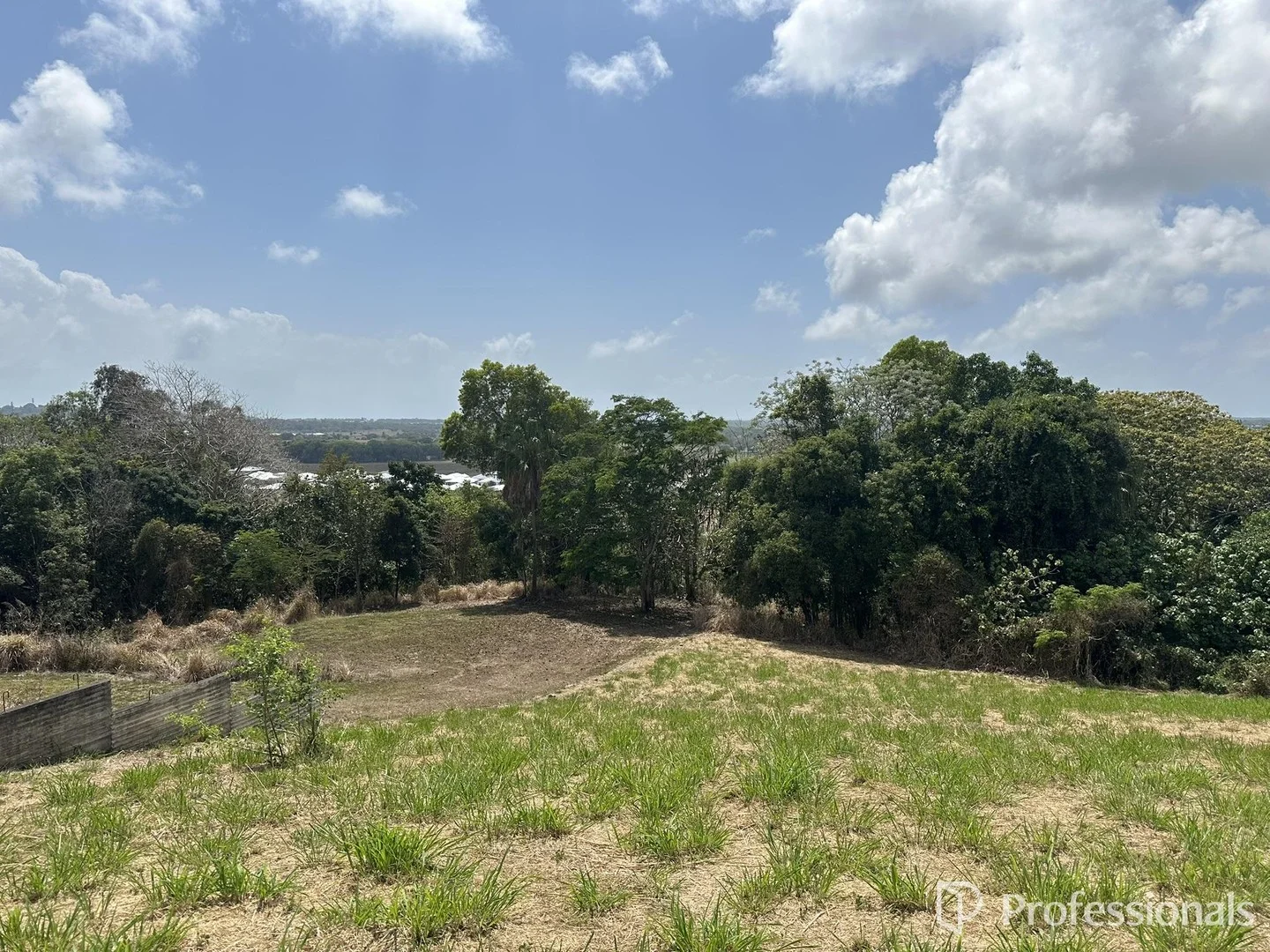 50 Shuttlewood Drive (1/4)