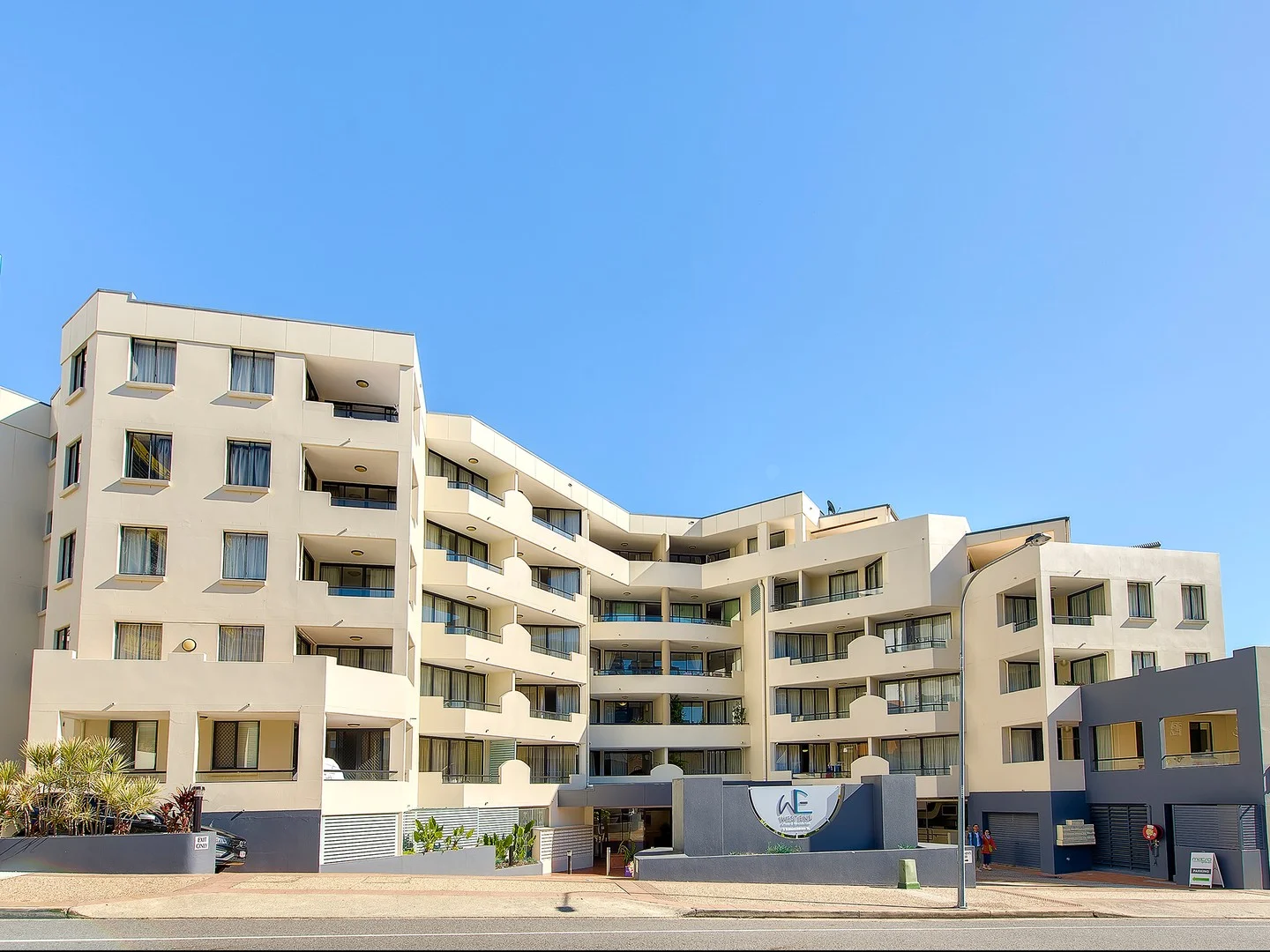 502/5 Edmondstone Street (1/1)
