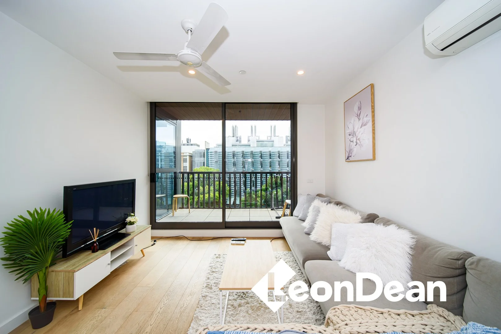502/93 Flemington Road (1/1)