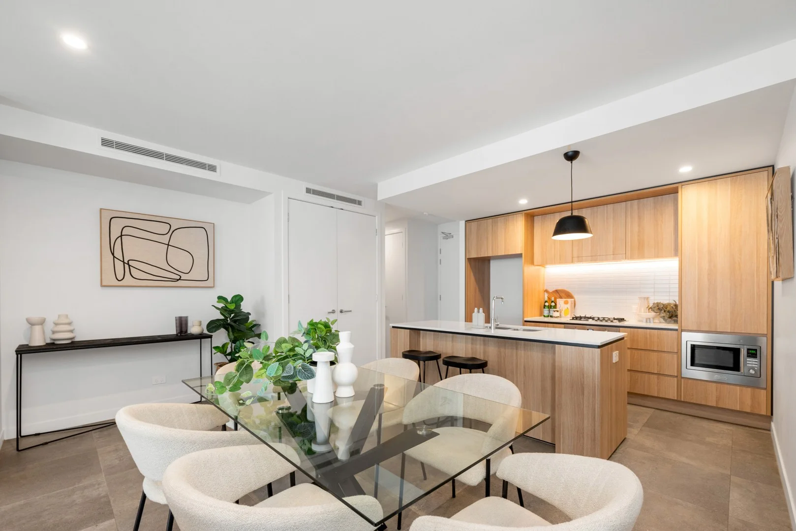 504/186 Clarence Road (1/15)