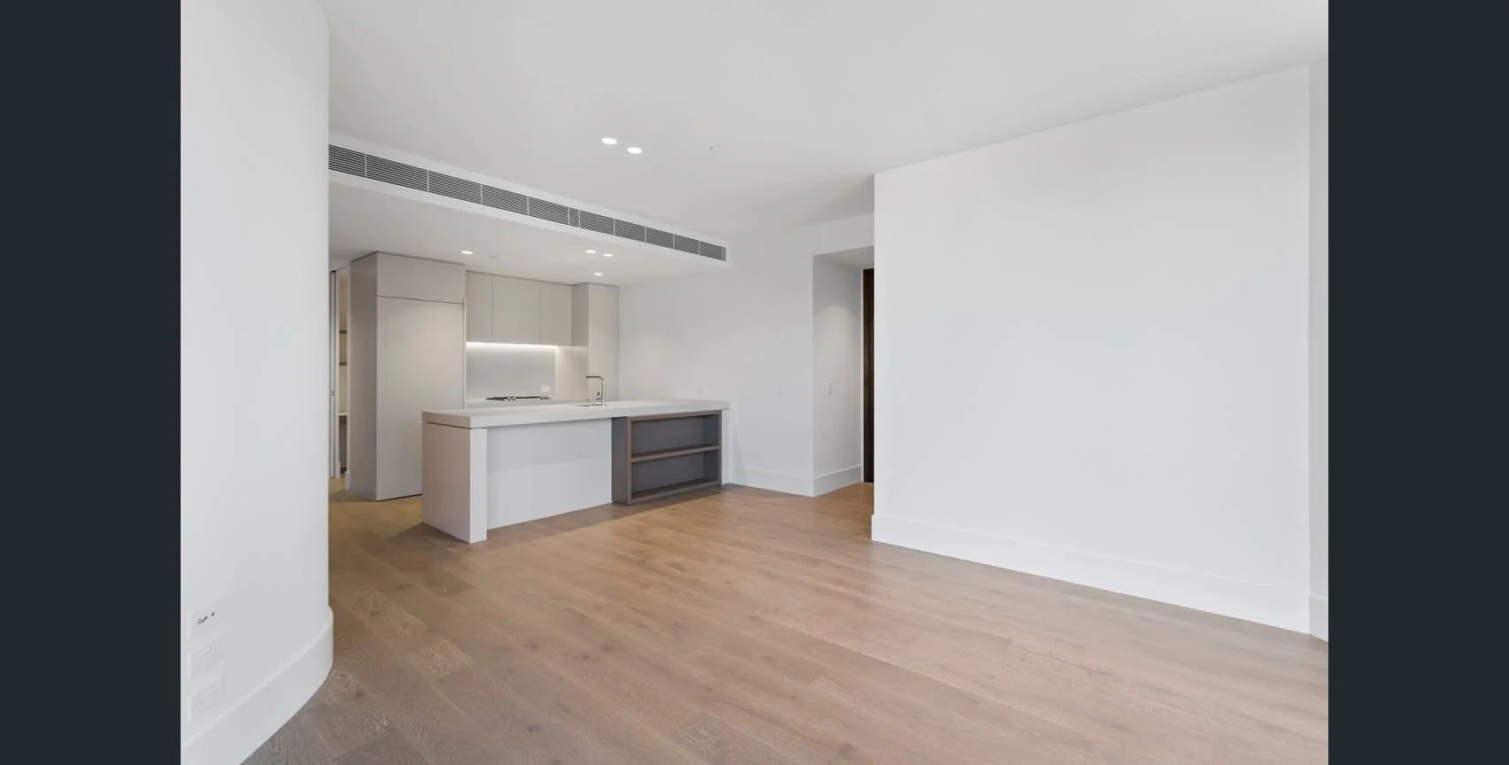 506/1 Almeida Crescent (1/9)