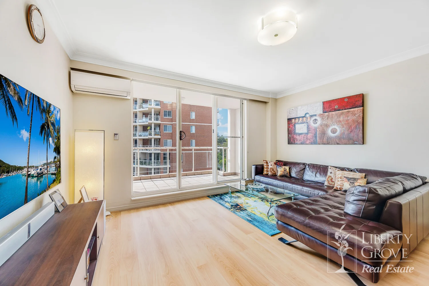 506/4 Wentworth Drive (1/36)
