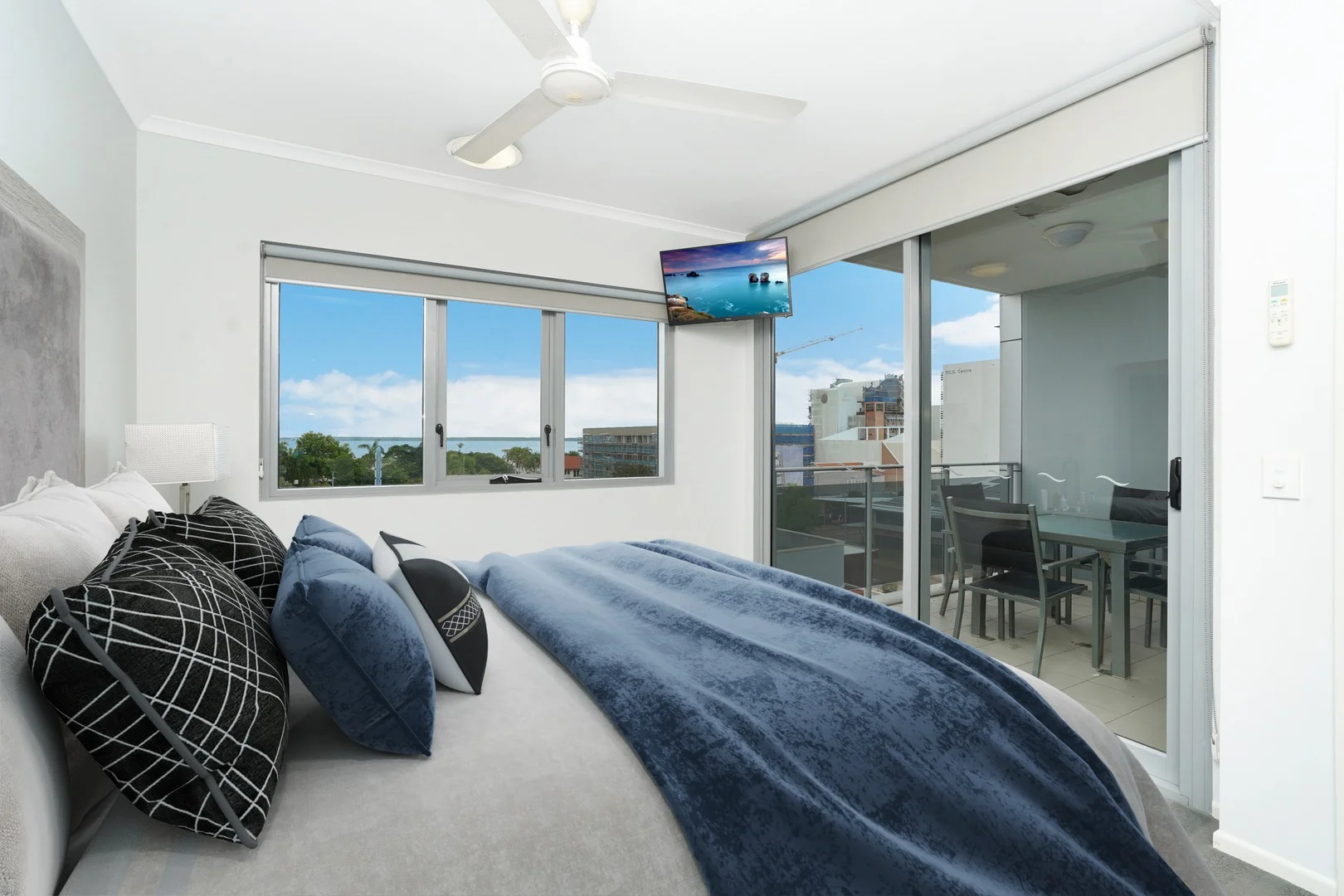 508/79 Smith Street (1/13)