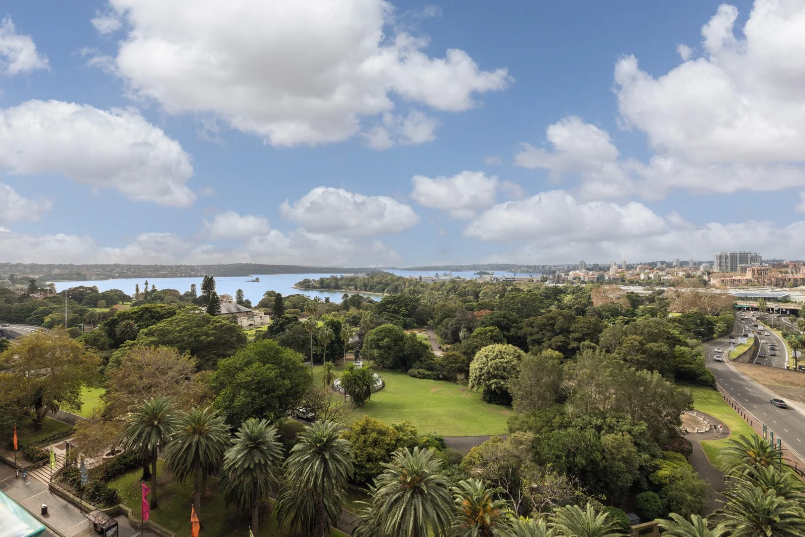 51/155 Macquarie Street (1/15)