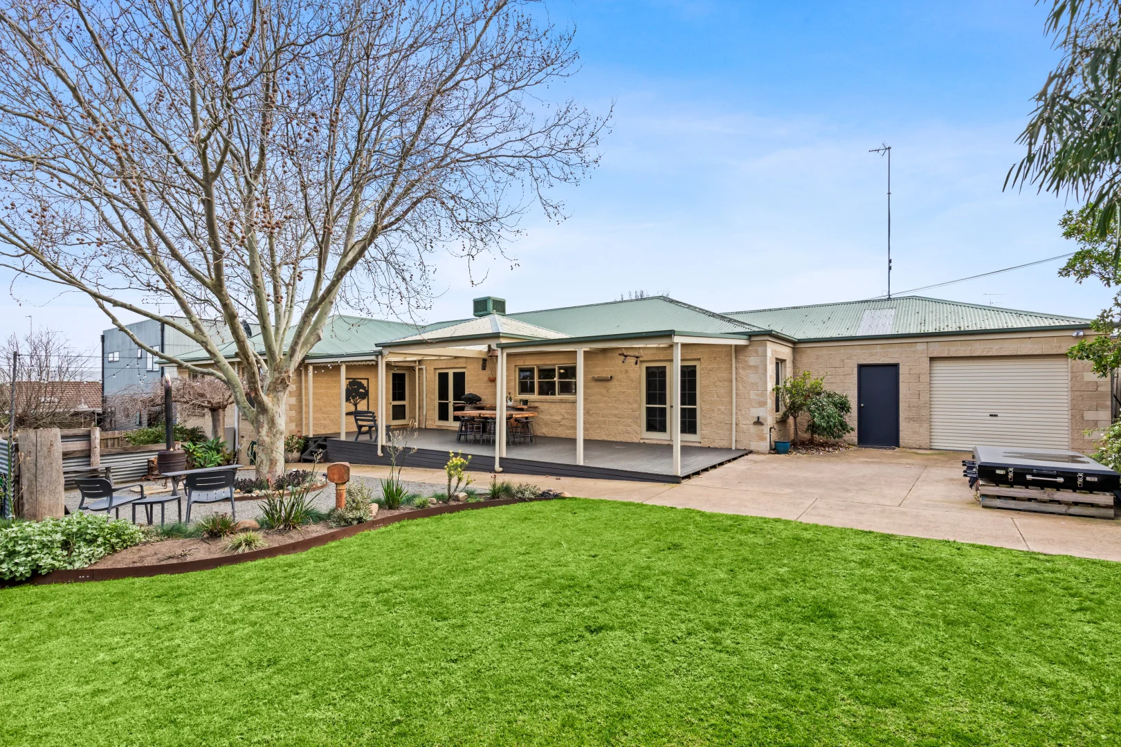 51-53 Gwinganna Drive - Image 2