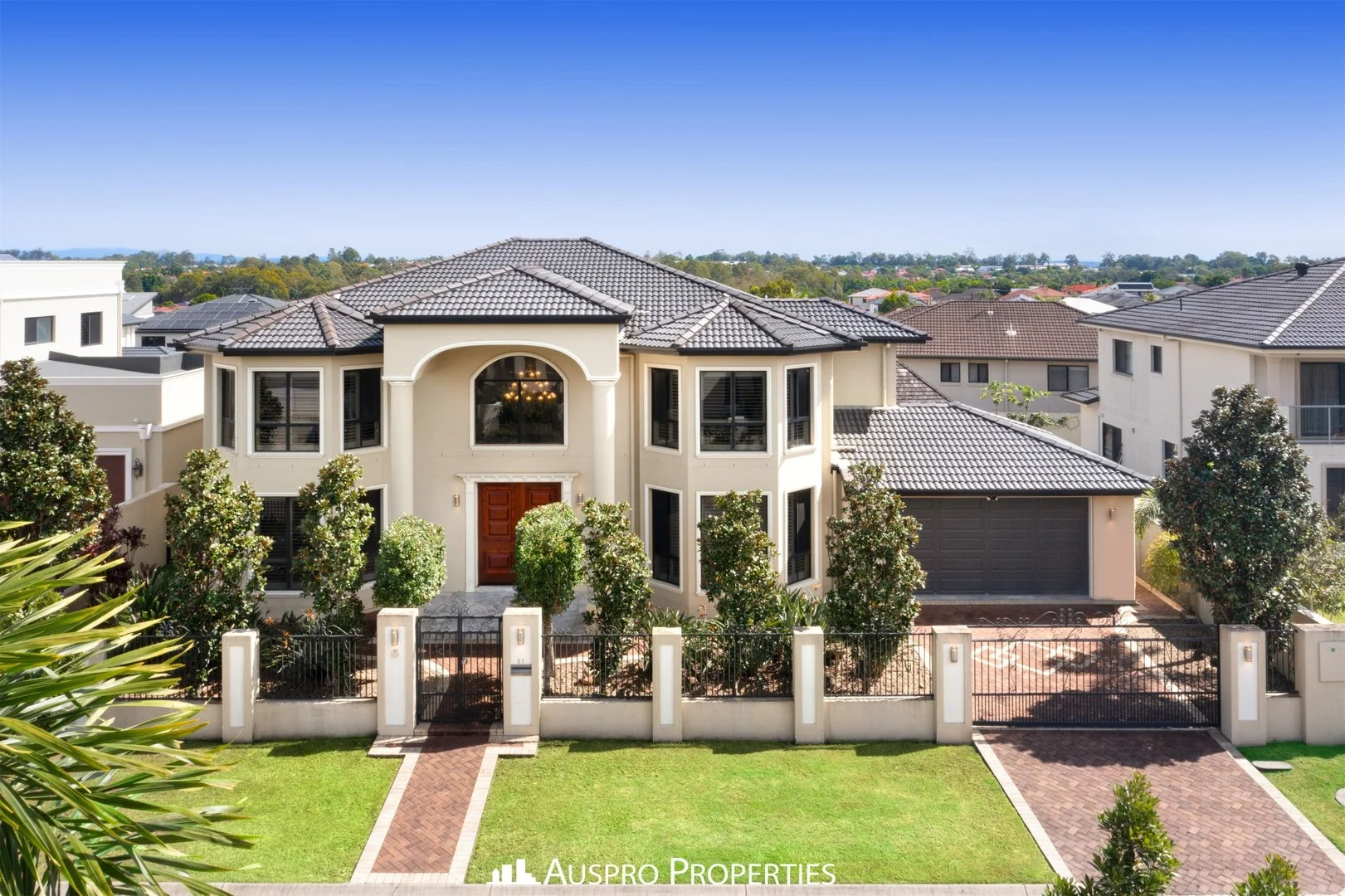 51 Hawthorn Circuit (1/25)