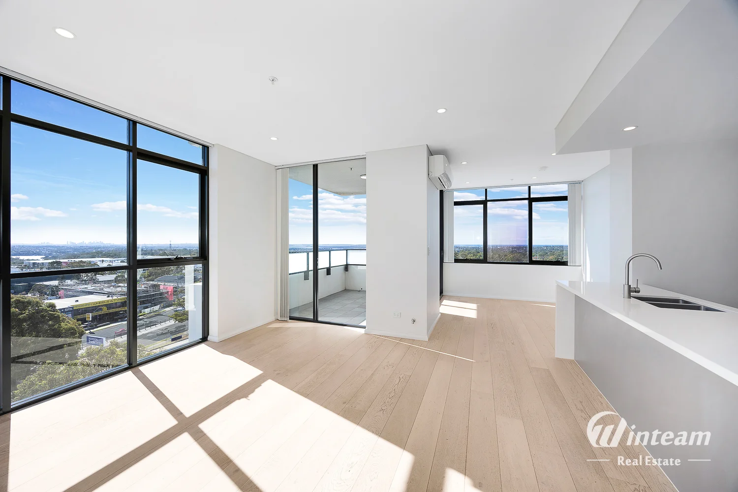 514/10 Village place (1/23)