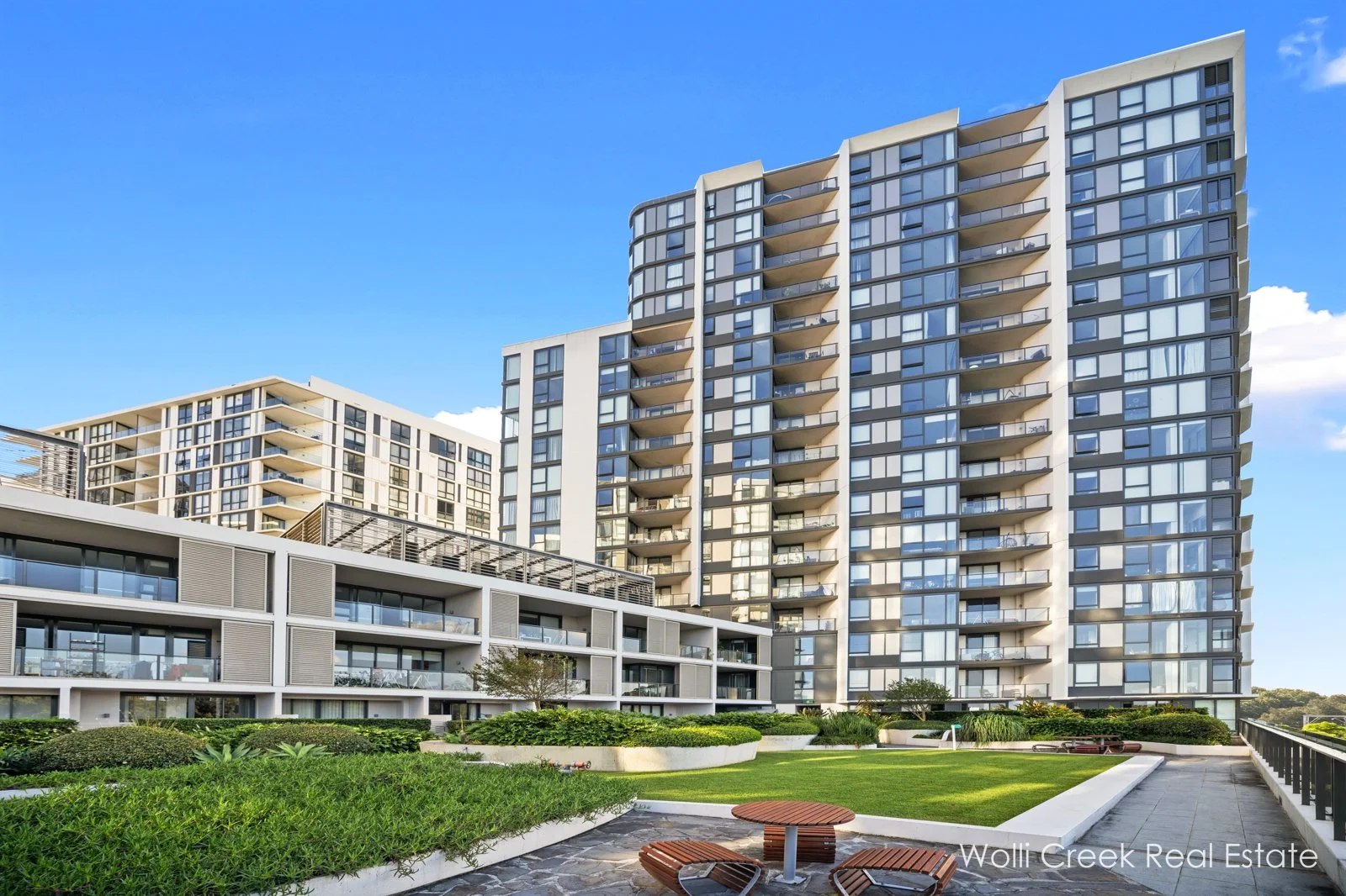518/20 Chisholm Street (1/13)