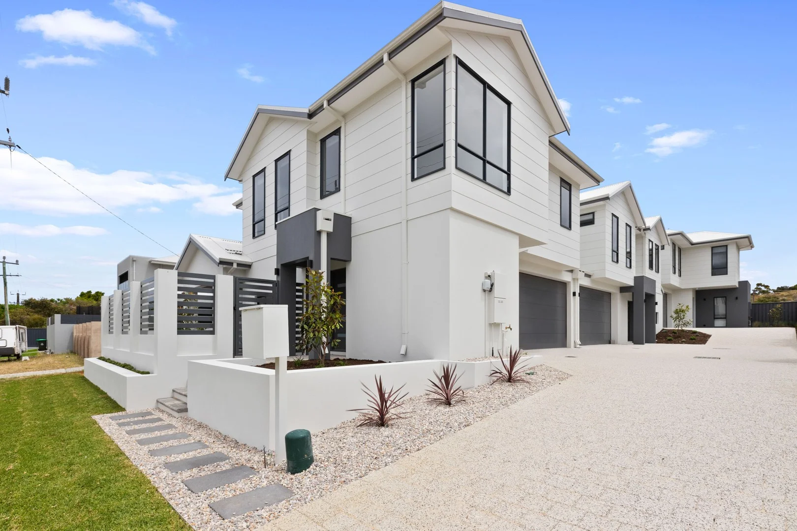 51B Camberwarra Drive (1/22)