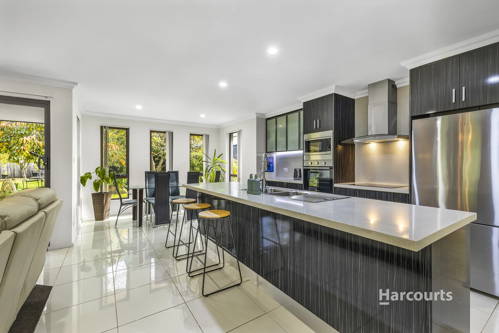 52 Berkshire Parade - Image 2