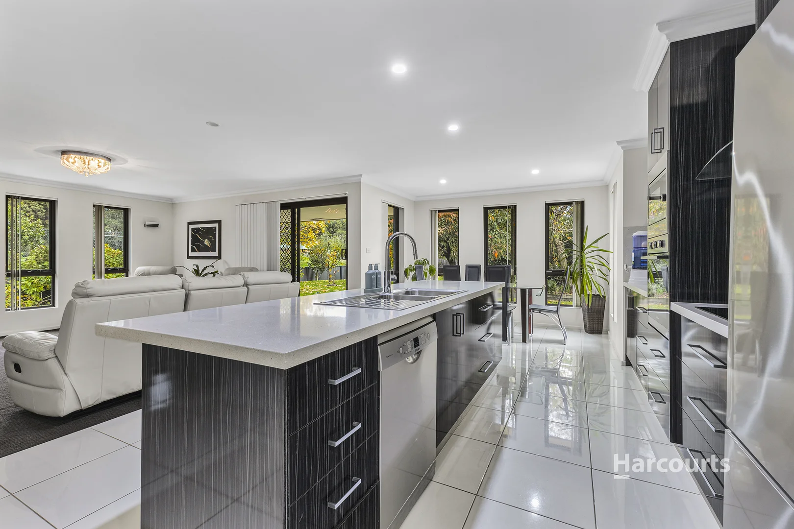 52 Berkshire Parade - Image 4