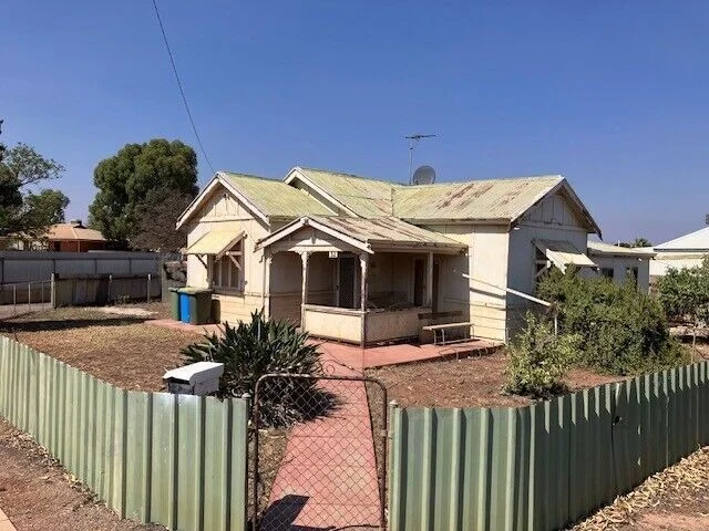 52 Federal Road (1/4)