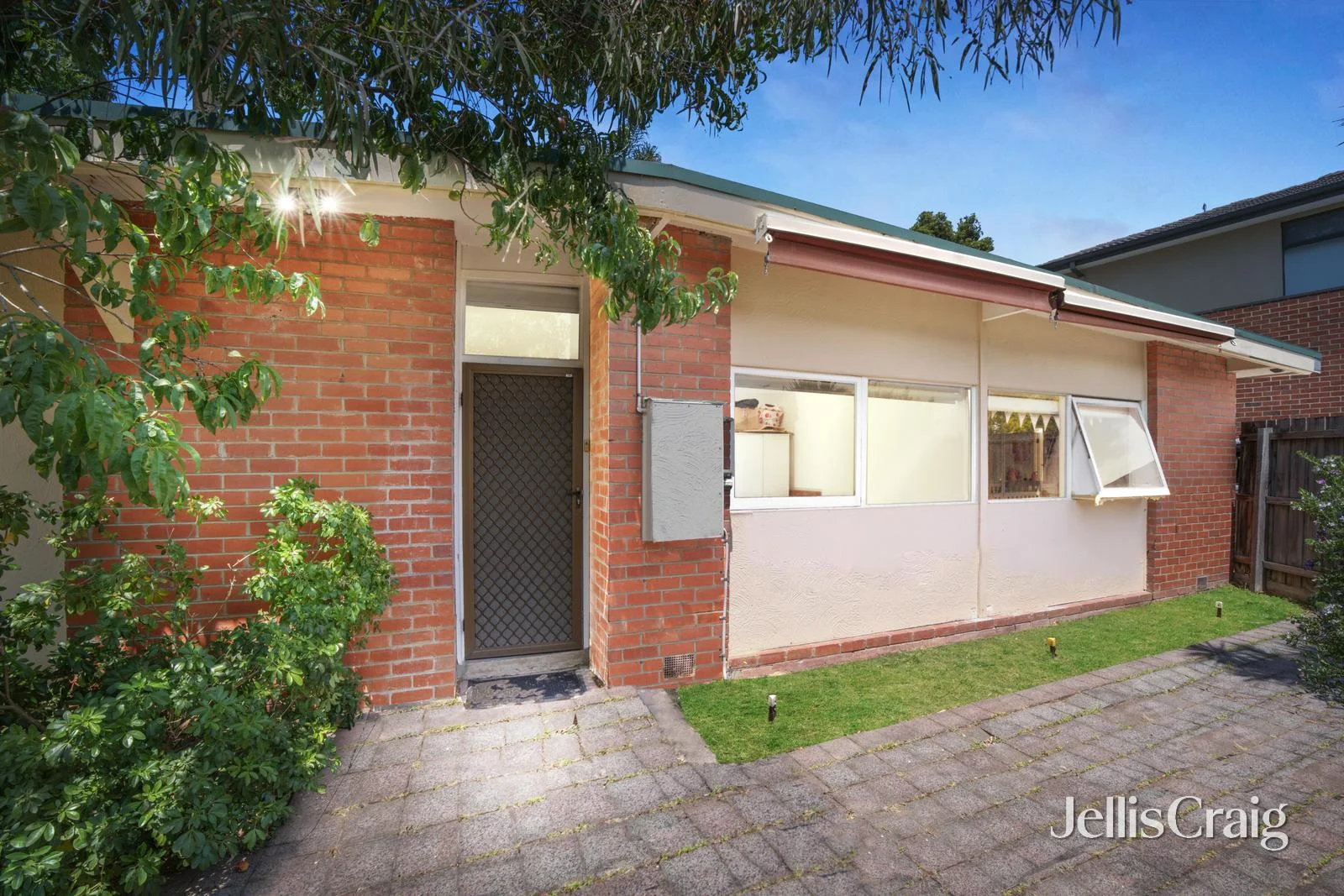 52 Hawthorn Road (1/1)
