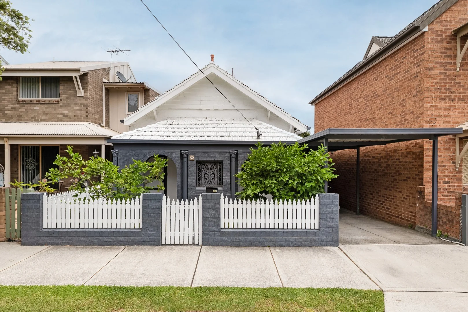 52 Hubert Street (1/15)