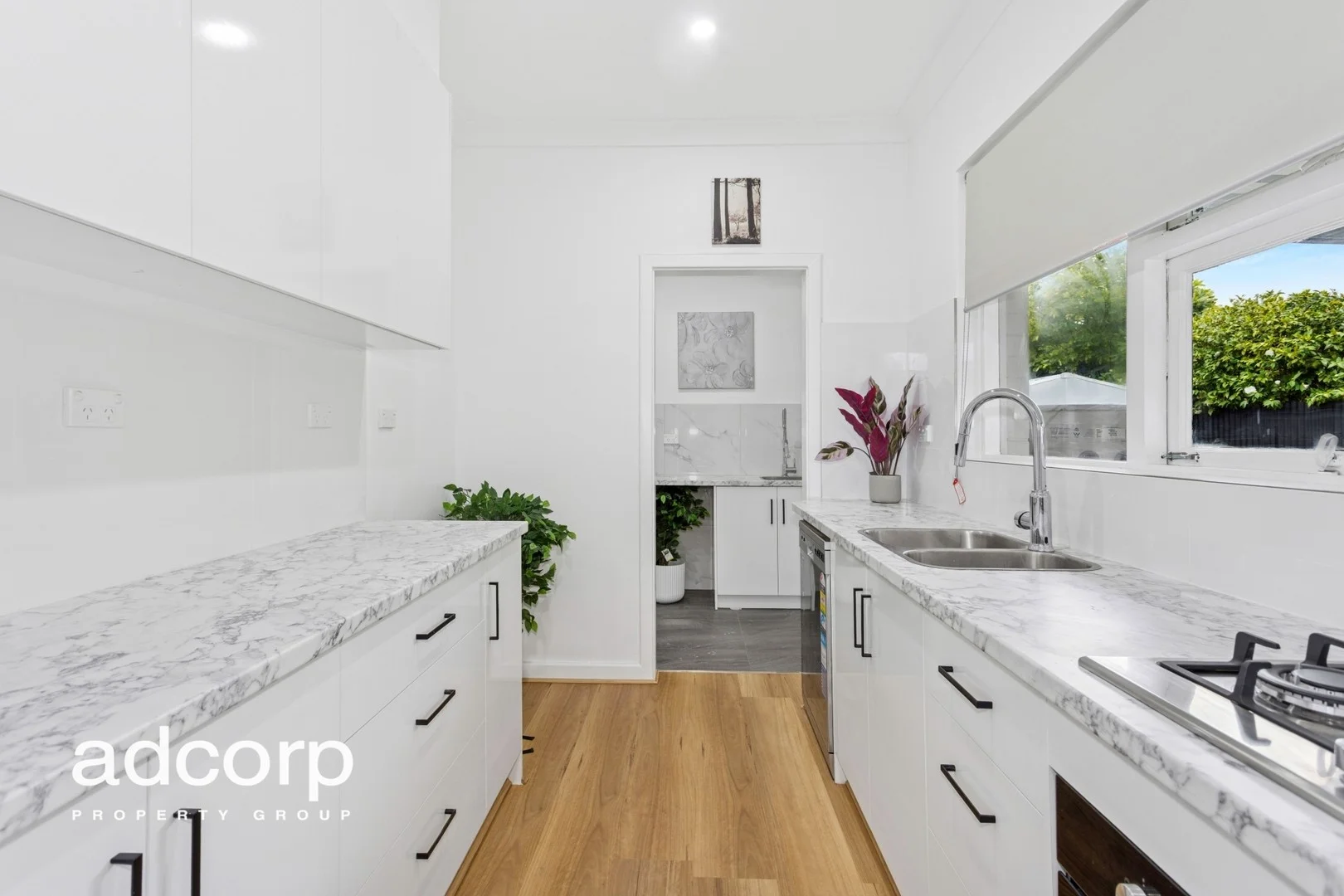 52 Stephens Avenue (1/22)