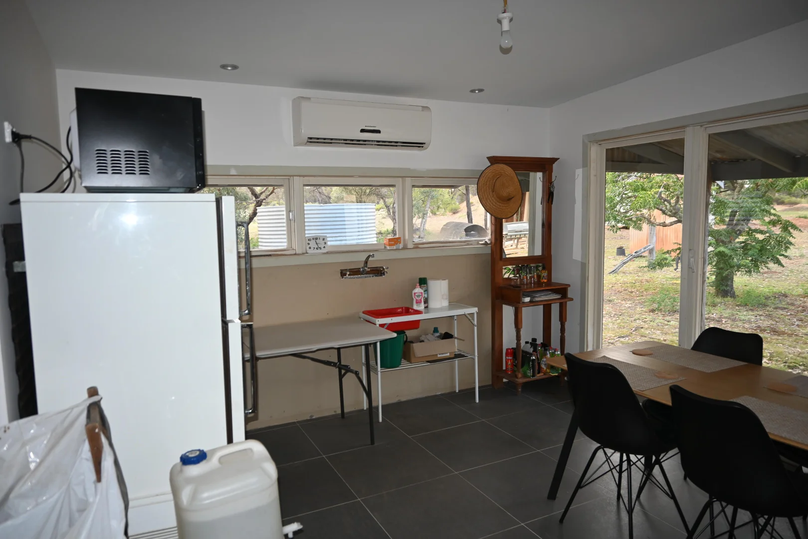 520 Kingower-Arnold Road - Image 2