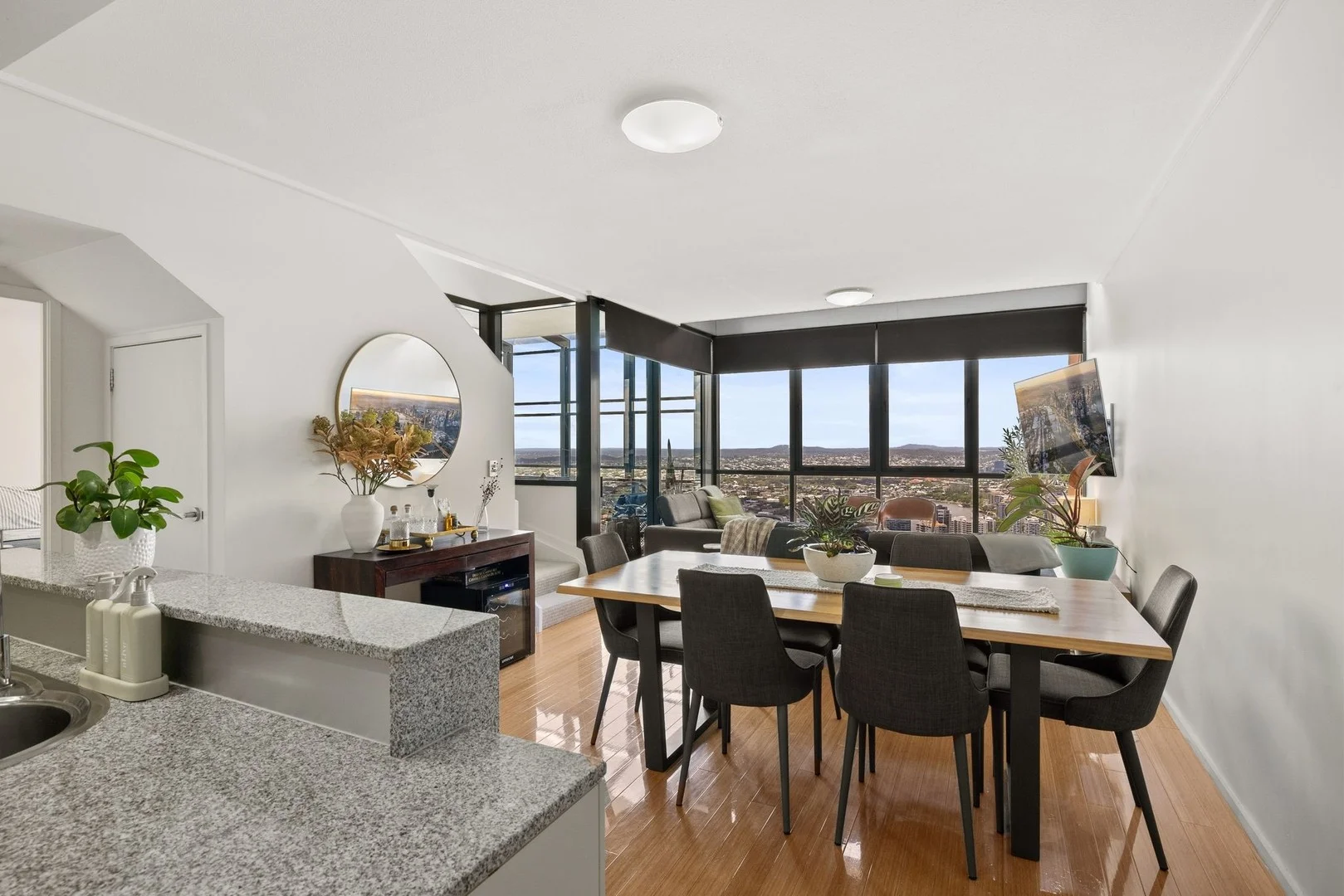 522/420 Queen Street (1/18)