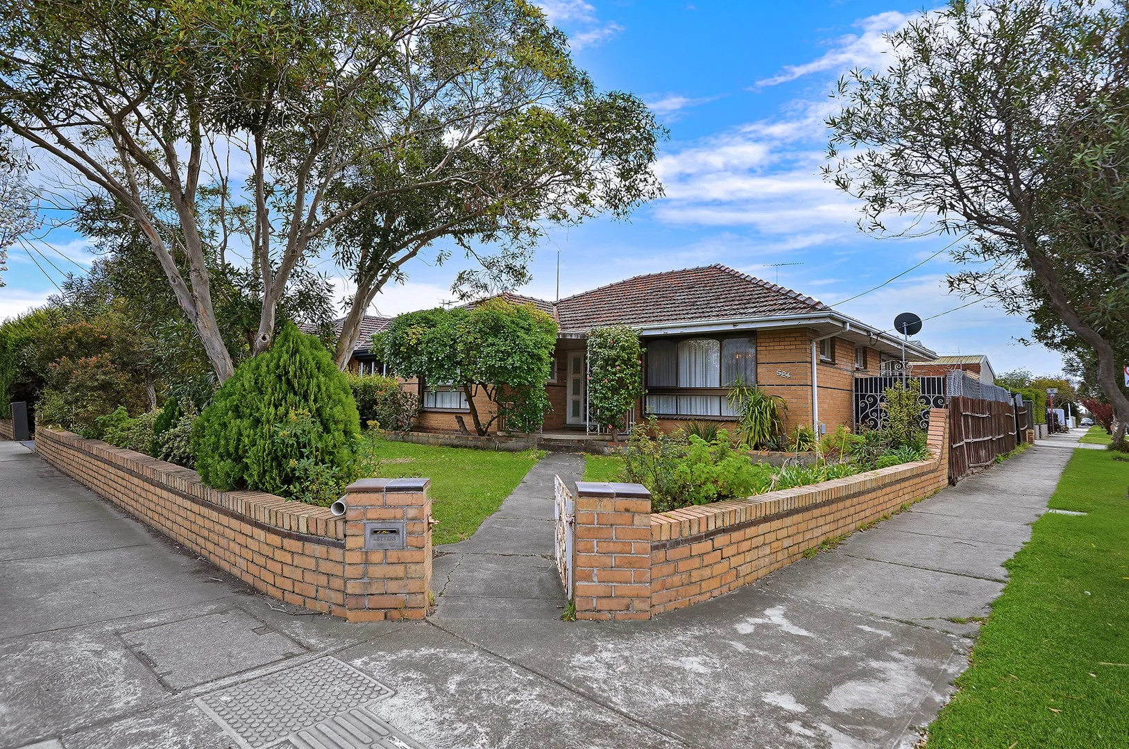524 Bell Street (1/1)