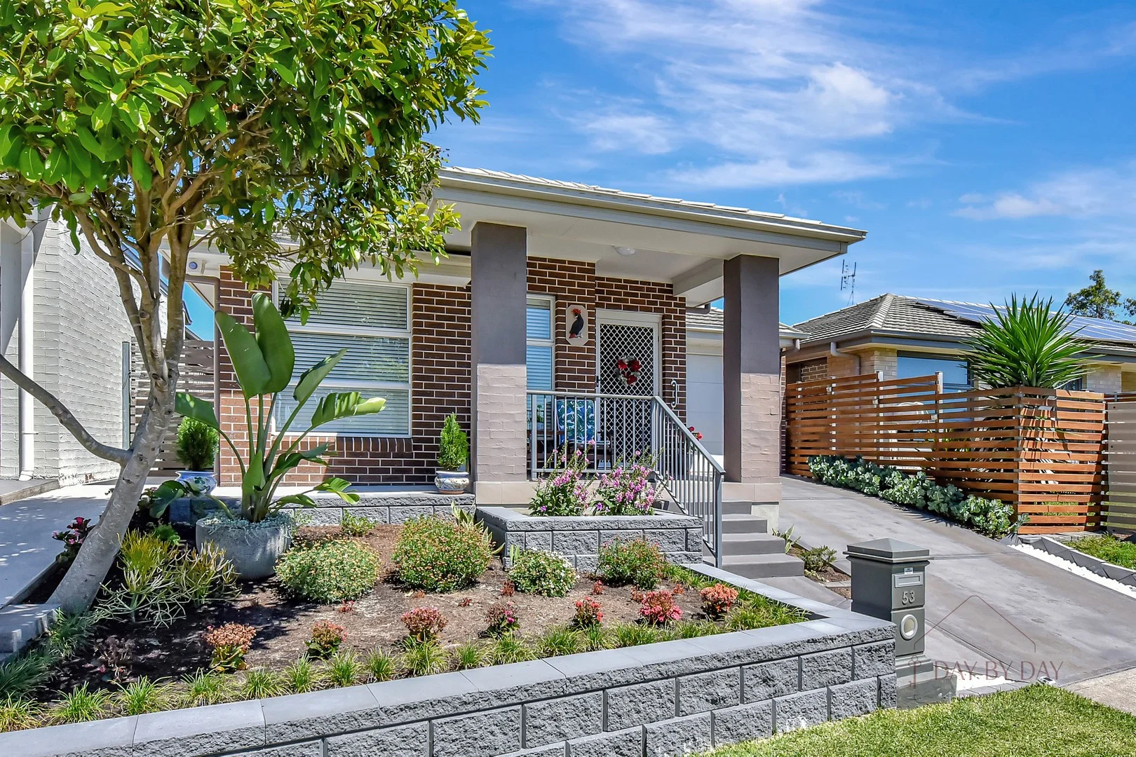 53 Adeline Crescent (1/25)