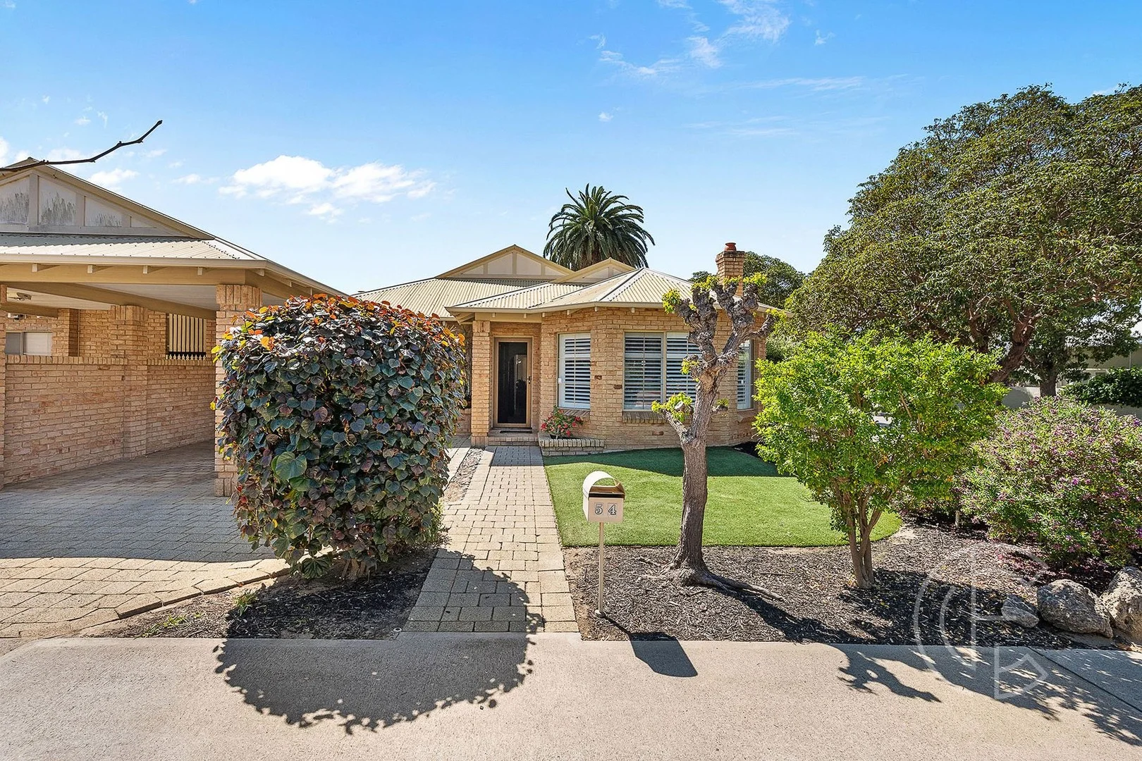 54 Hamersley Road (1/32)